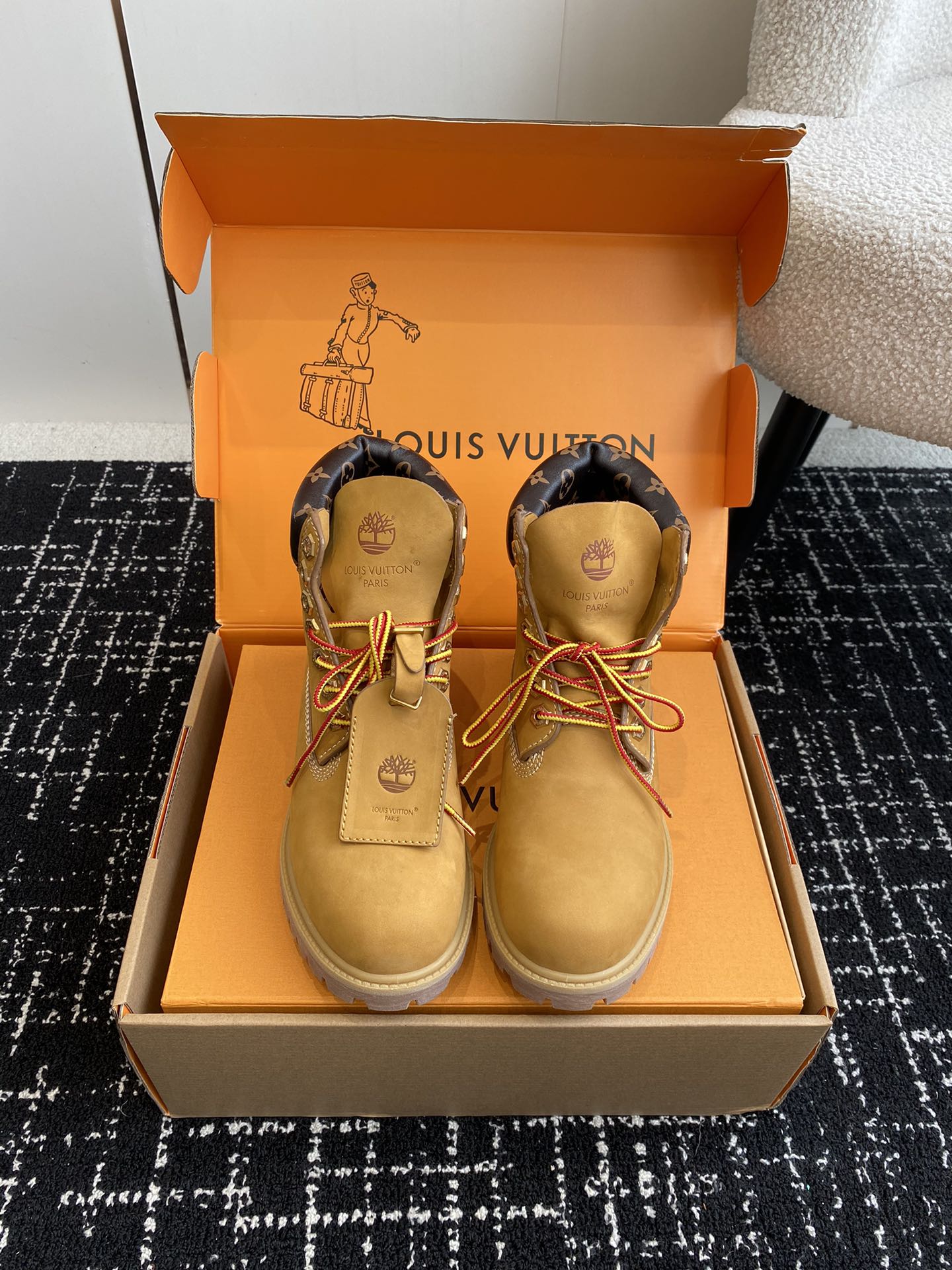 东莞LouisVuittonxTimberland联名ViaInstagramLv24ss早秋添柏岚情侣