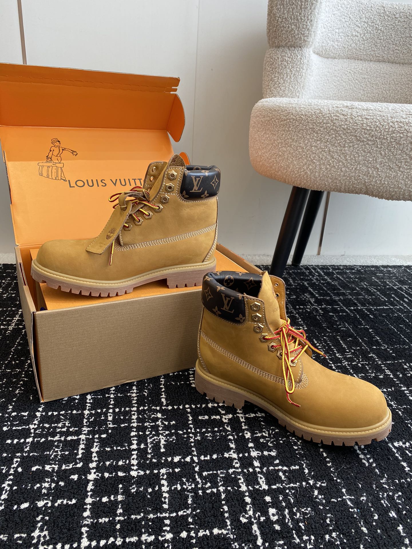 东莞LouisVuittonxTimberland联名ViaInstagramLv24ss早秋添柏岚情侣