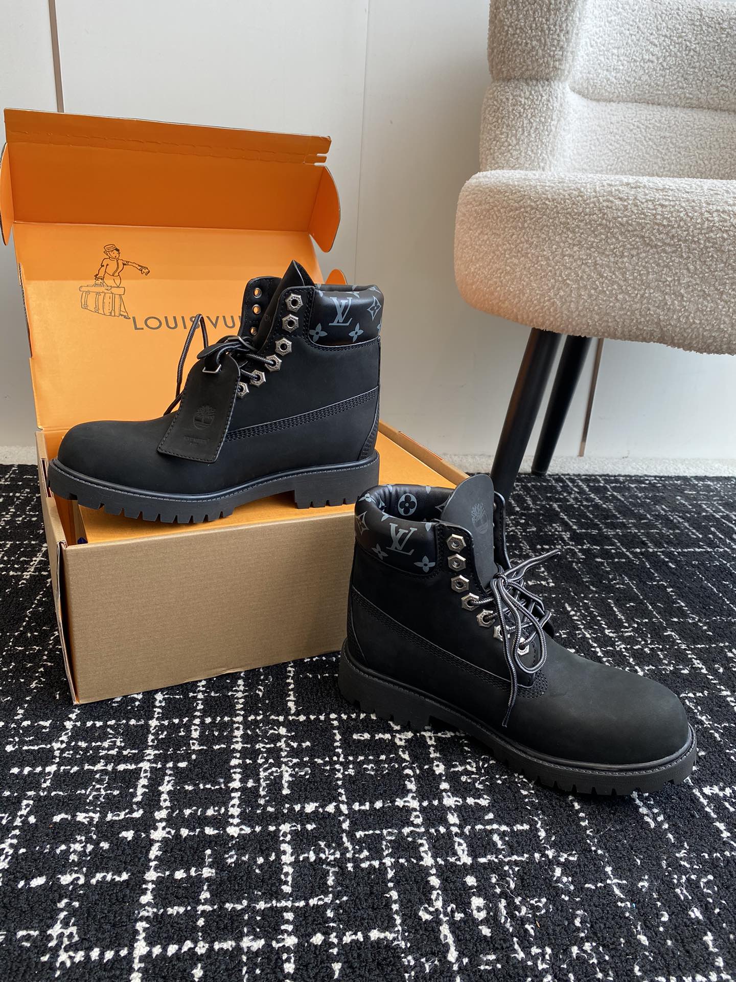 东莞LouisVuittonxTimberland联名ViaInstagramLv24ss早秋添柏岚情侣