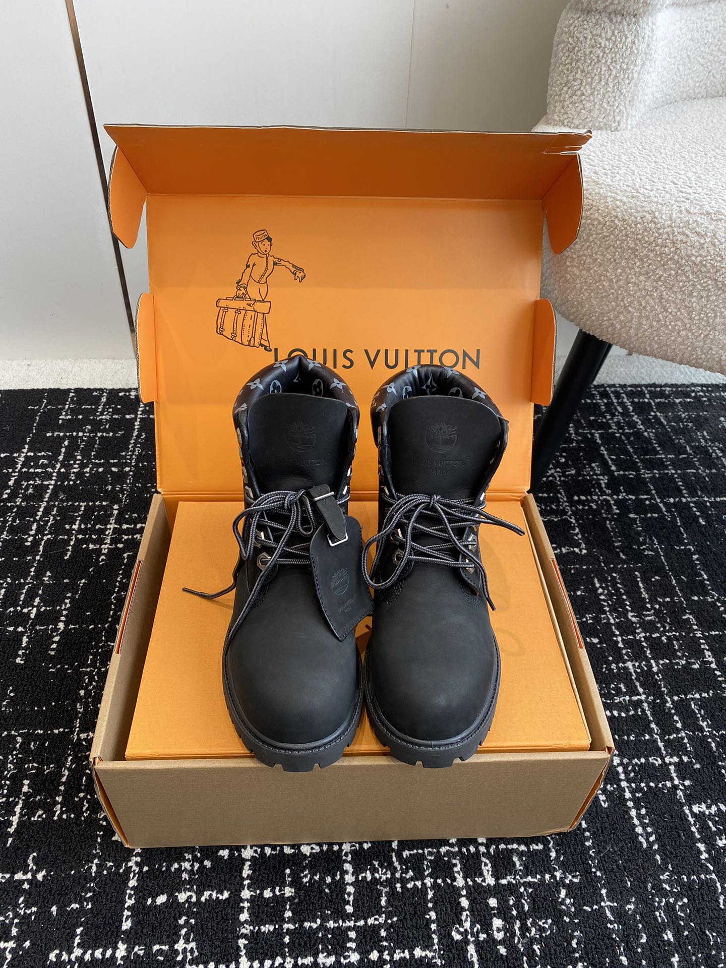 东莞LouisVuittonxTimberland联名ViaInstagramLv24ss早秋添柏岚情侣