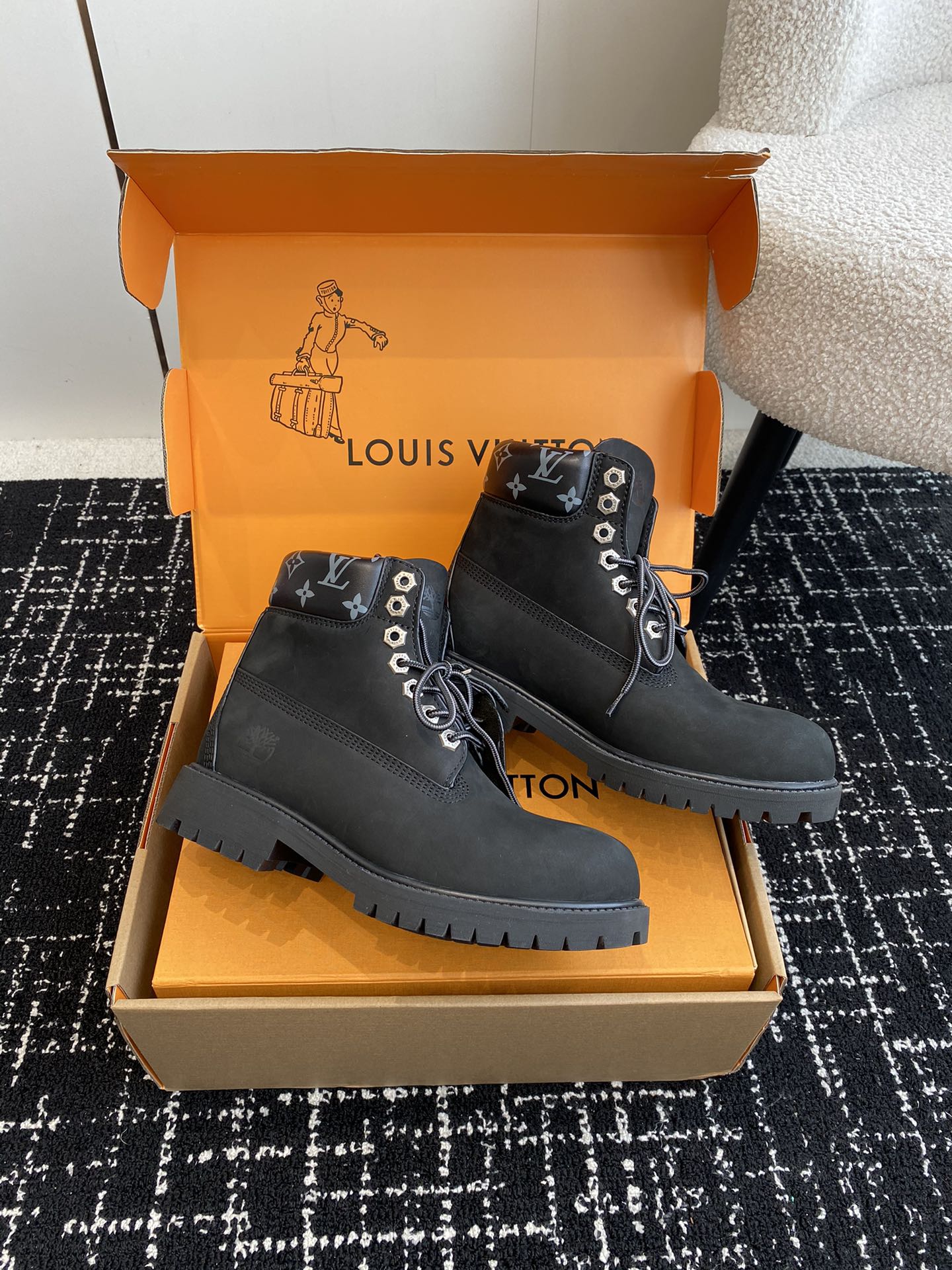 东莞LouisVuittonxTimberland联名ViaInstagramLv24ss早秋添柏岚情侣