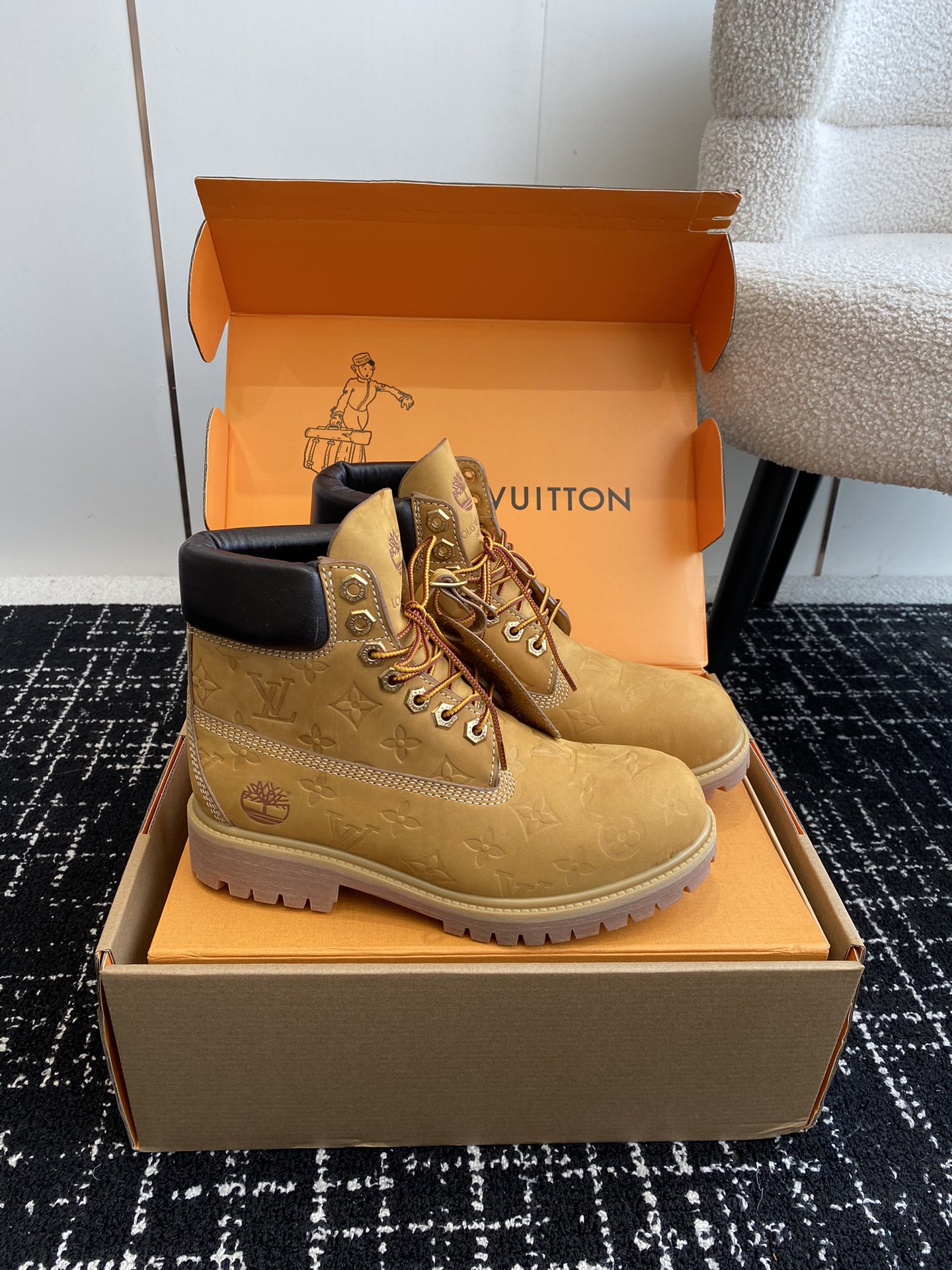 东莞LouisVuittonxTimberland联名ViaInstagramLv24ss早秋添柏岚情侣