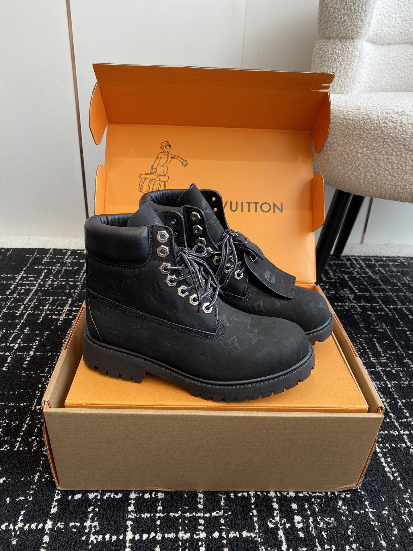 东莞LouisVuittonxTimberland联名ViaInstagramLv24ss早秋添柏岚情侣