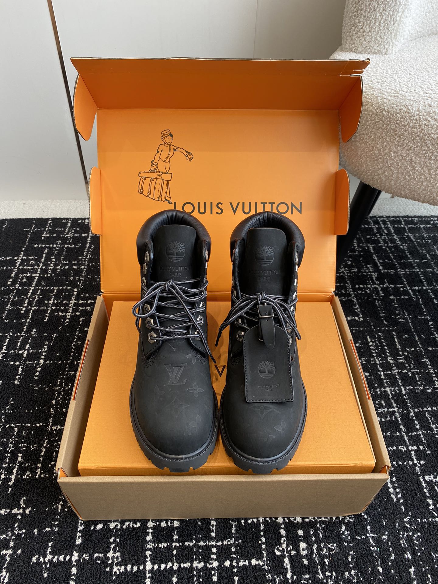 东莞LouisVuittonxTimberland联名ViaInstagramLv24ss早秋添柏岚情侣