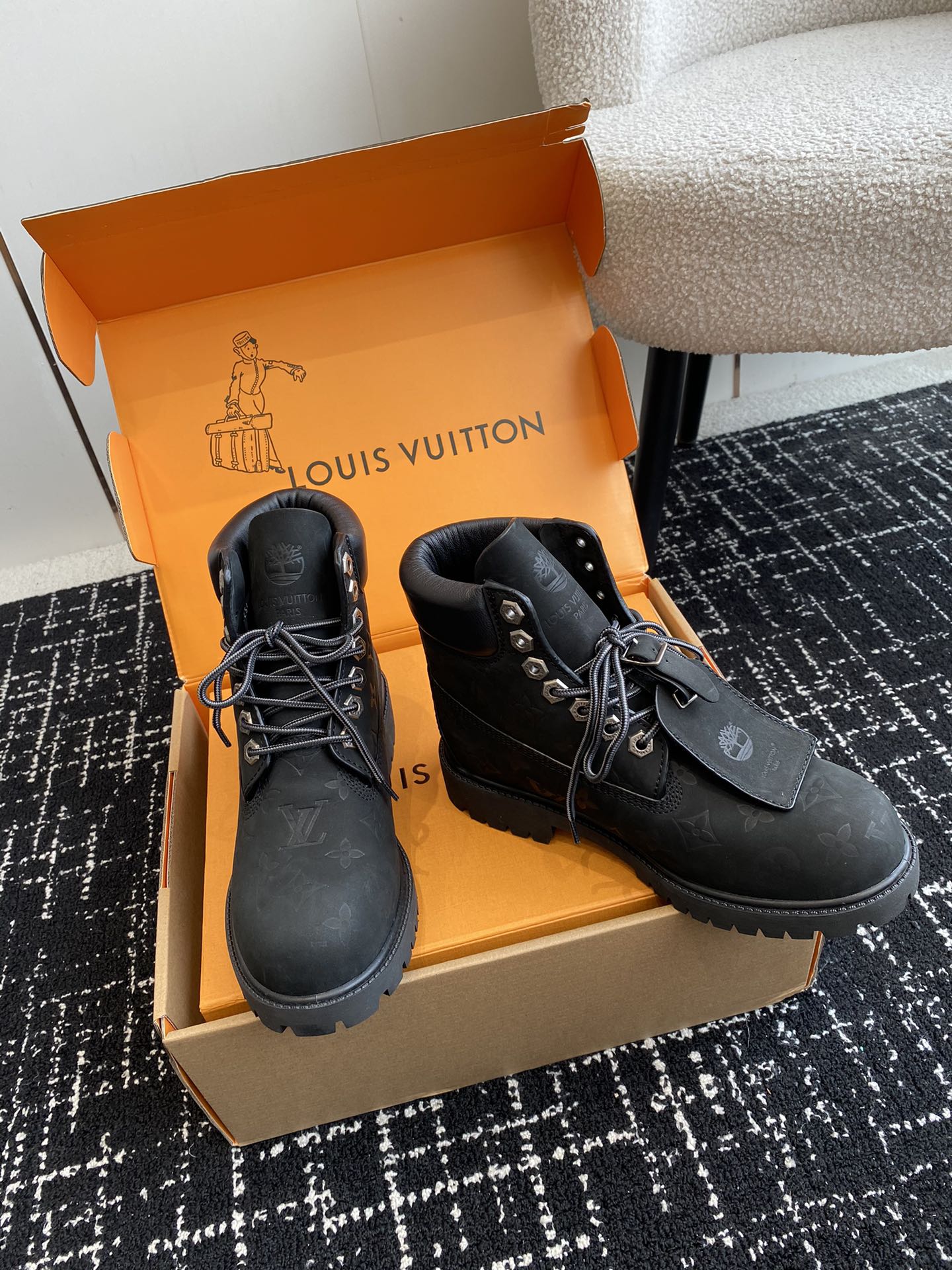 东莞LouisVuittonxTimberland联名ViaInstagramLv24ss早秋添柏岚情侣