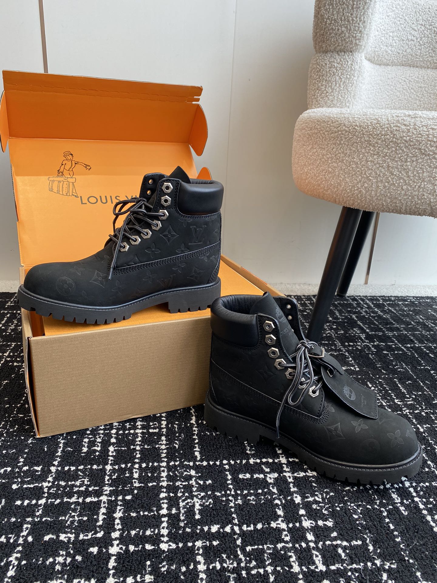 东莞LouisVuittonxTimberland联名ViaInstagramLv24ss早秋添柏岚情侣