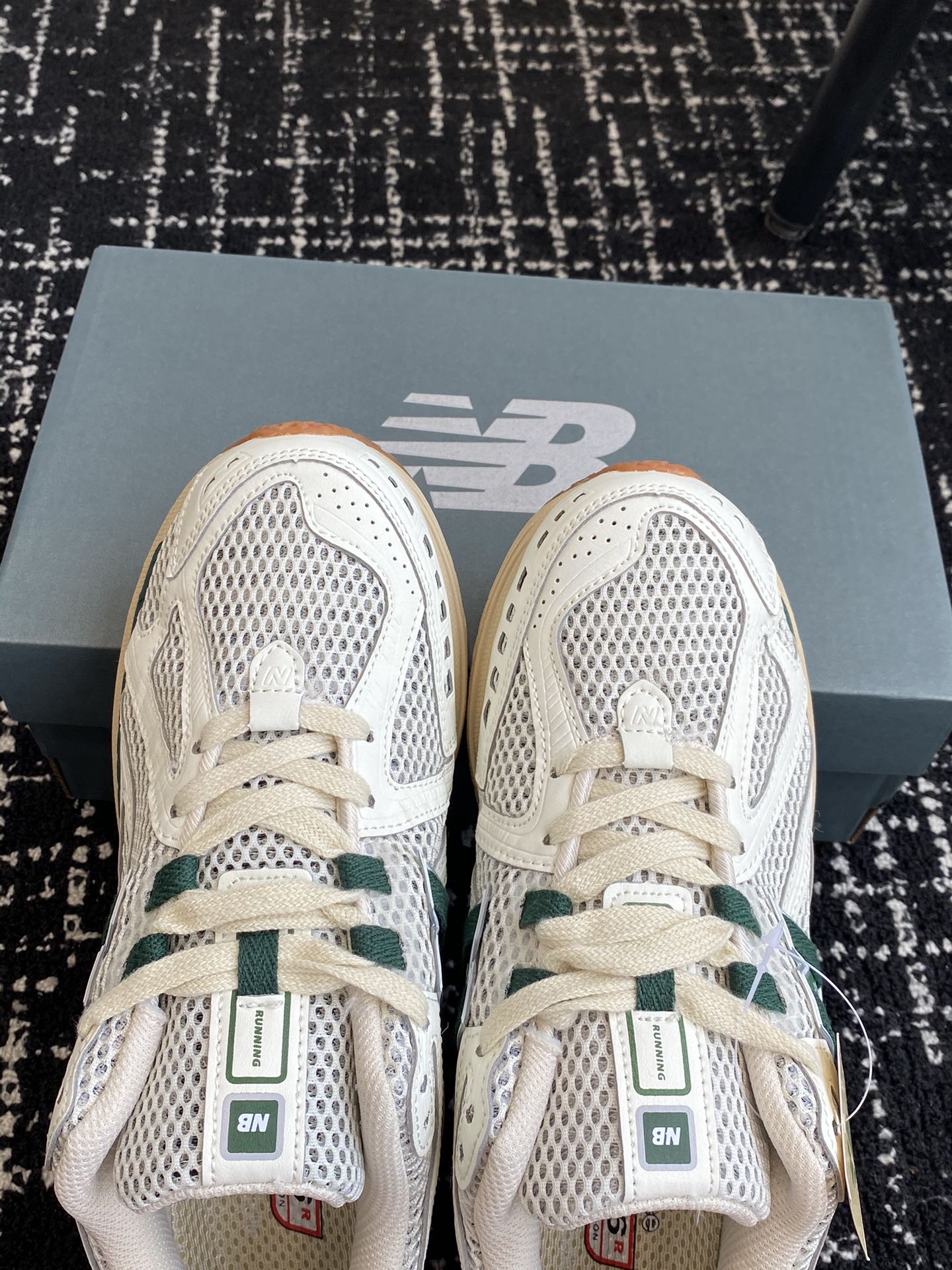 纯原单版本运动鞋码NewBalanceML1906D情侣款复古跑鞋！采用双密度内侧鞋底ACTEVAlit