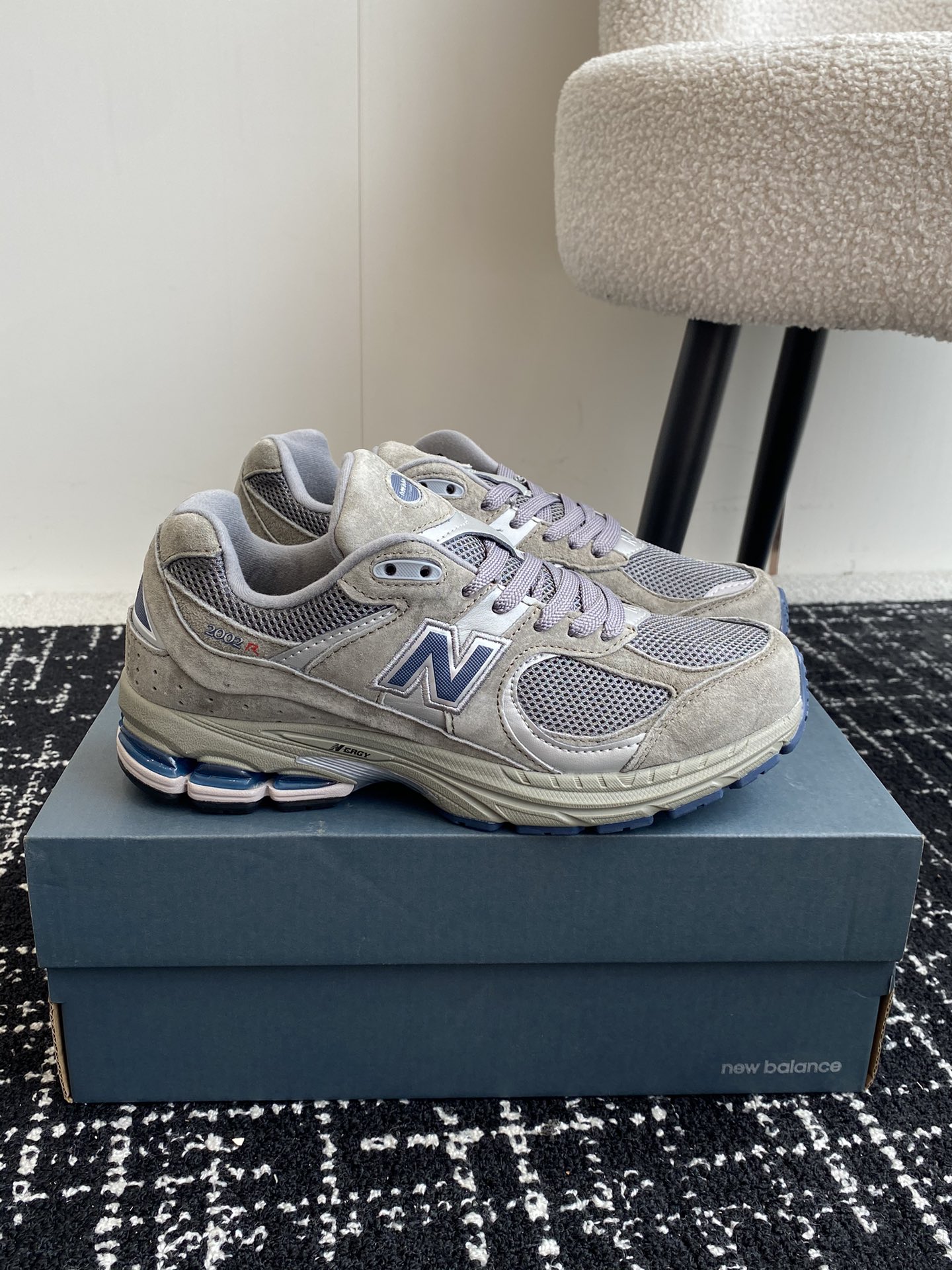 NewBalance2002RNB2002男女休闲慢跑鞋ML2002RA鞋底真硅胶材质必备的时髦单品之一