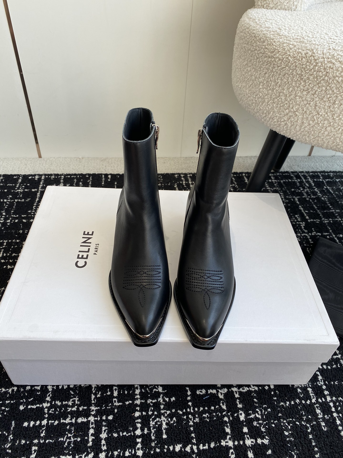 Celine Bottes Courtes Cuir de veau Chamois vache Genuine Leather Peau mouton Collection automne – hiver Vintage