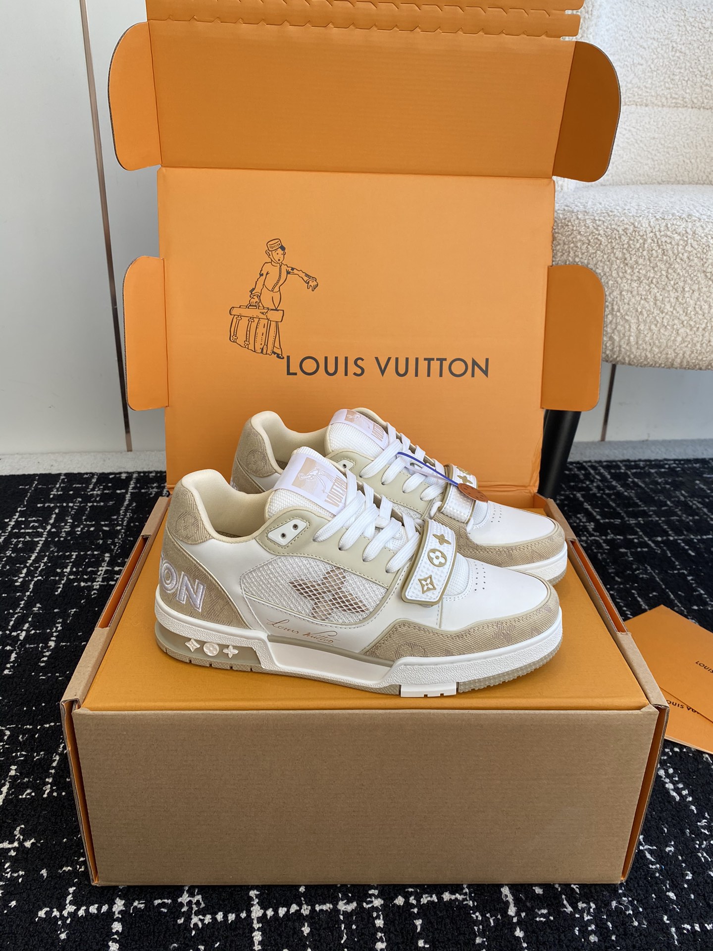 官网同步️盒包装LouisVuitton24ss驴家的爆款！trainer板鞋每个人都必须入的款绝不后悔