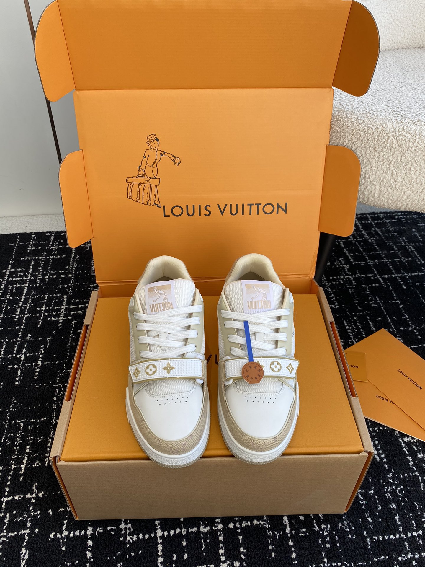 官网同步️盒包装LouisVuitton24ss驴家的爆款！trainer板鞋每个人都必须入的款绝不后悔