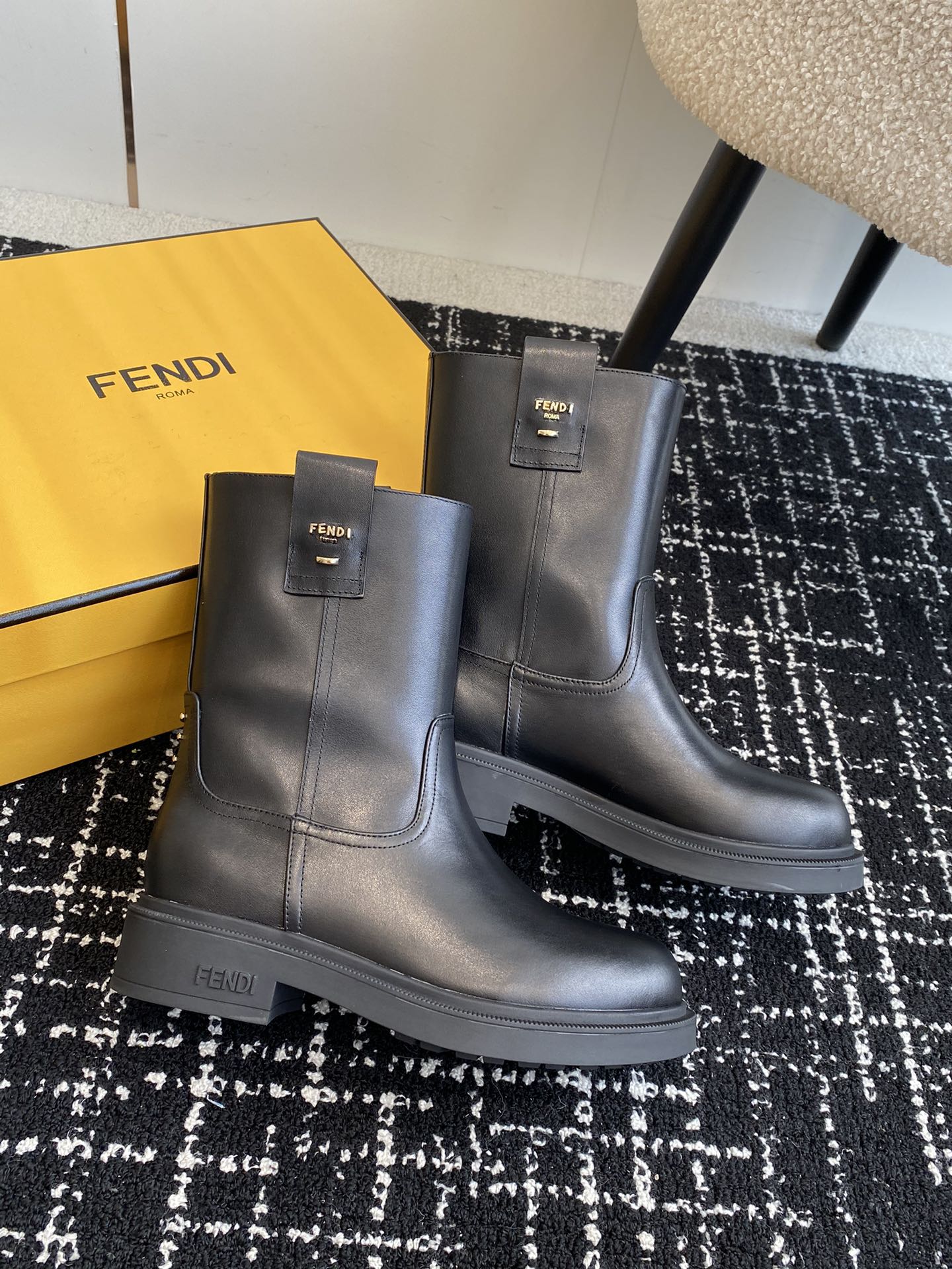 FENDI24ss秋冬新款经典老花布长短靴系列顶级输入大爱老花系列经典老花永不过时上脚绝美怎么搭配都时髦