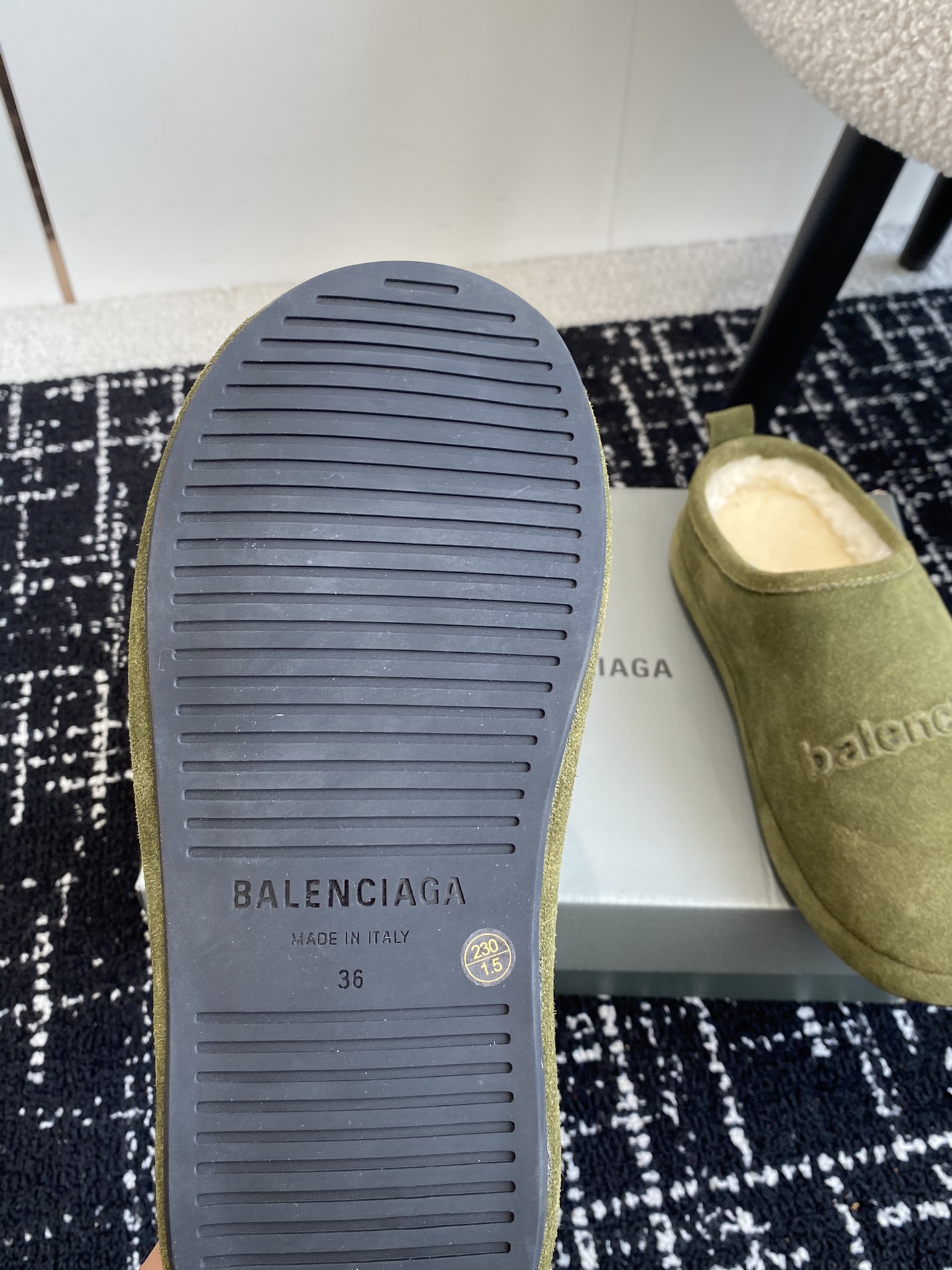 代购级BALENCIAGA24ss秋冬季新款巴黎世家包头拖勃肯拖脚感也很舒服原版进口麂皮随便简便穿搭穿祙