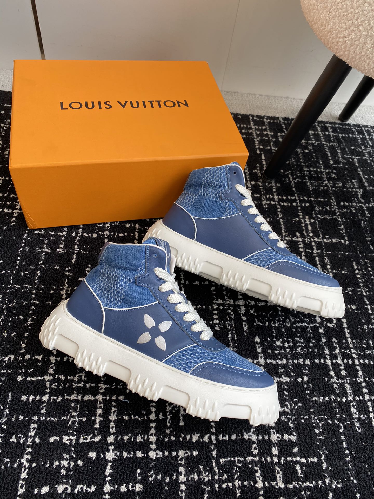 代购级LouisVuitton24ss春夏新款路易威登男款小白鞋休闲鞋运动鞋原版9650购入开发做货驴牌