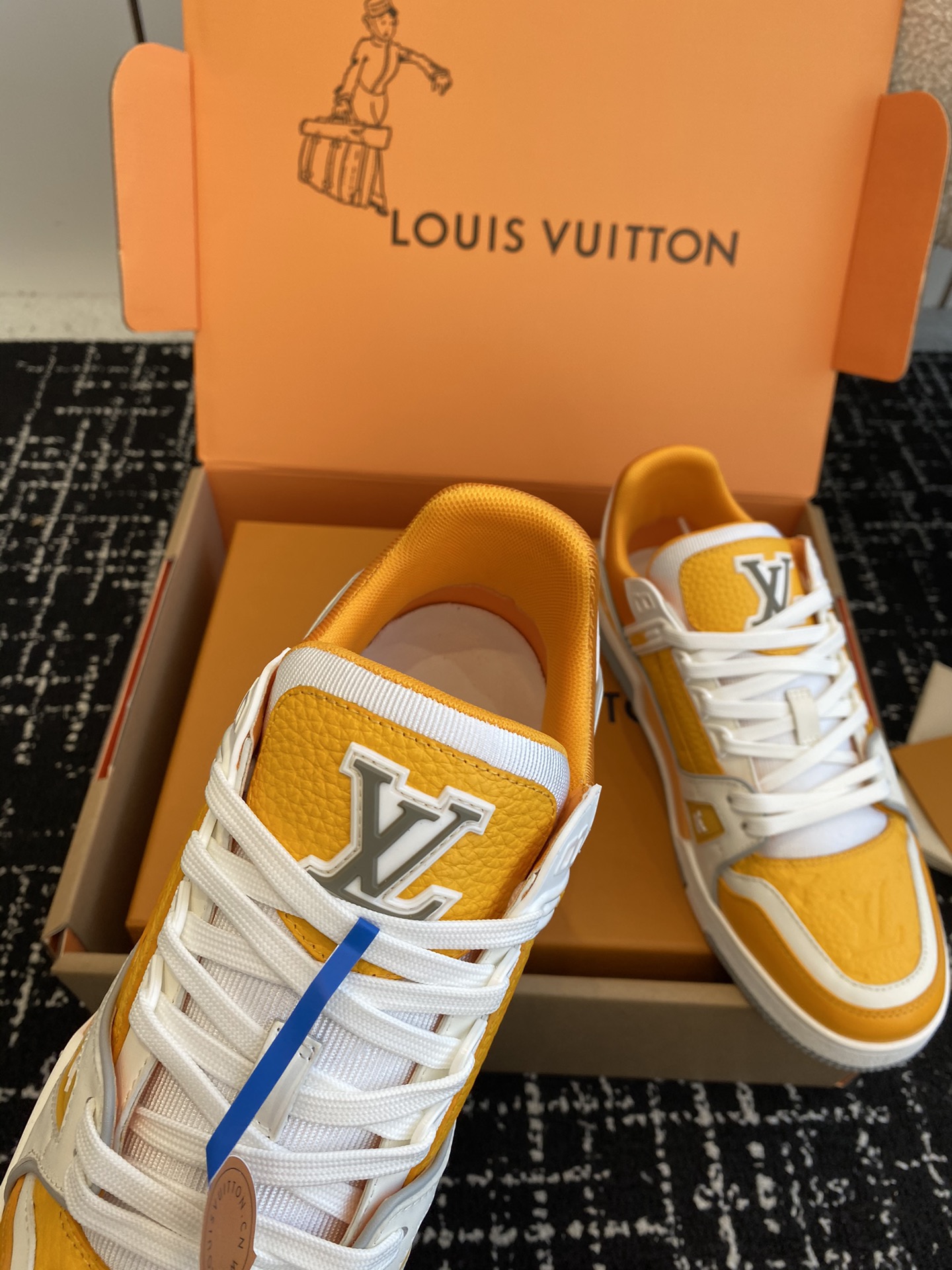 代购级官网同步️盒包装LouisVuitton24ss驴家的爆款！trainer板鞋每个人都必须入的款绝