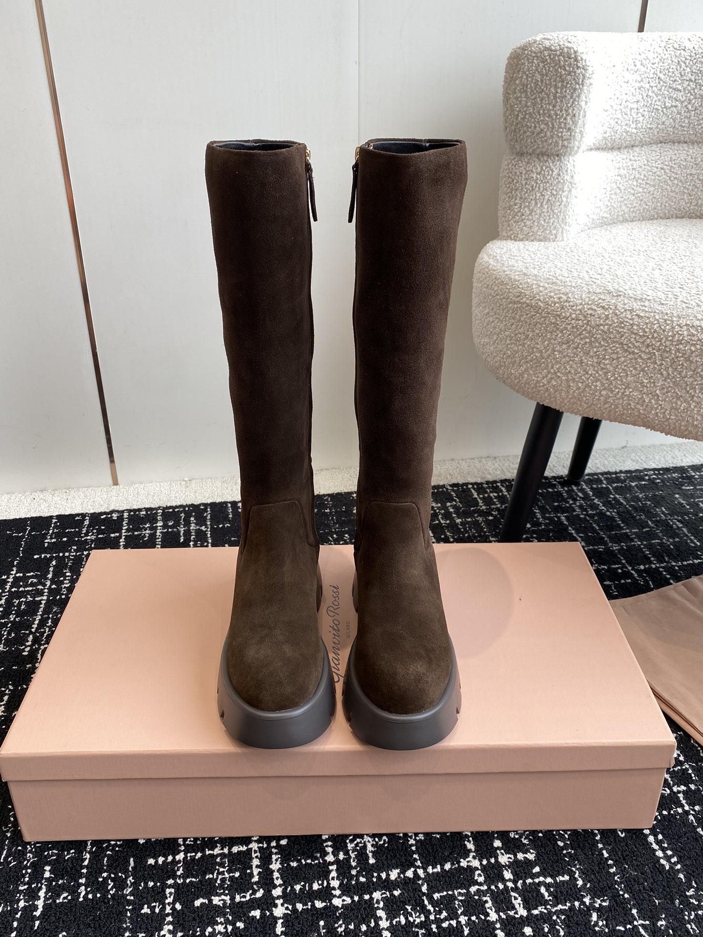 Stylish Gianvito Rosesi Calf Skin Boots for Fall and Winter - 图片 5