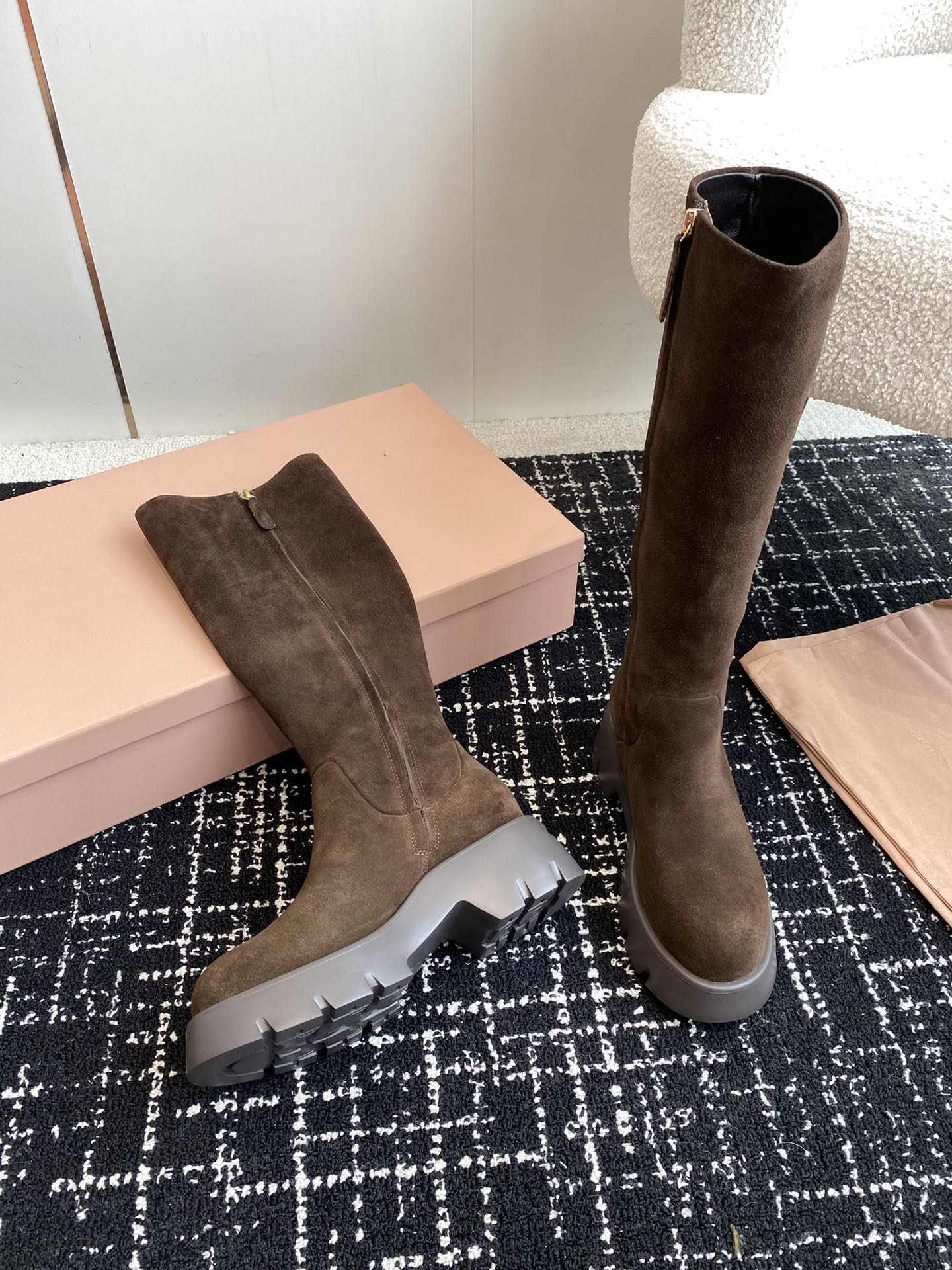 Stylish Gianvito Rosesi Calf Skin Boots for Fall and Winter - 图片 6