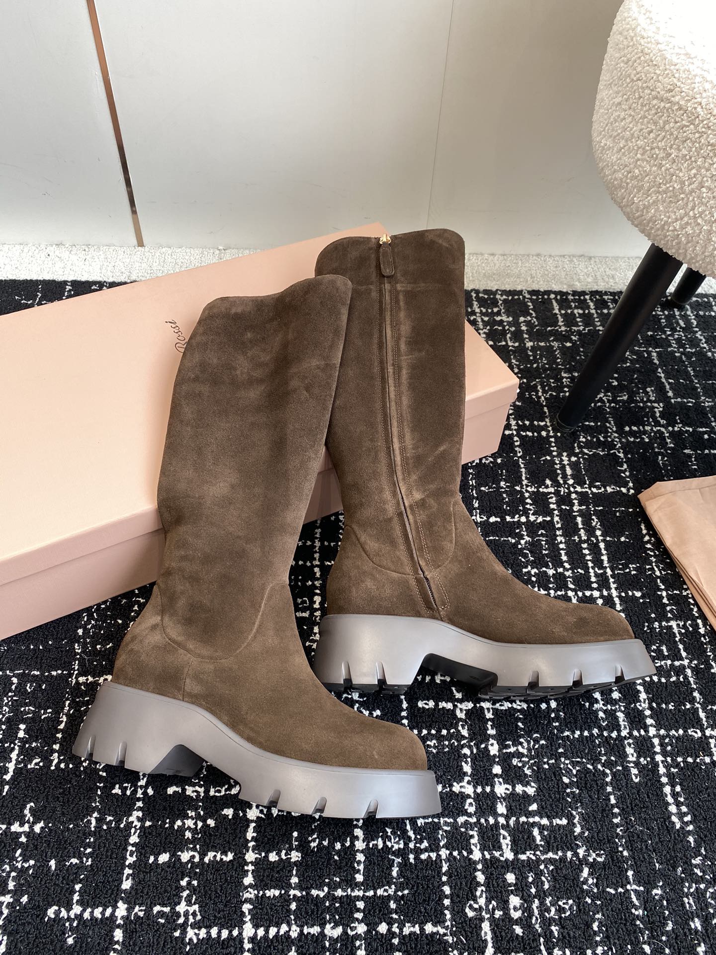 Stylish Gianvito Rosesi Calf Skin Boots for Fall and Winter - 图片 3