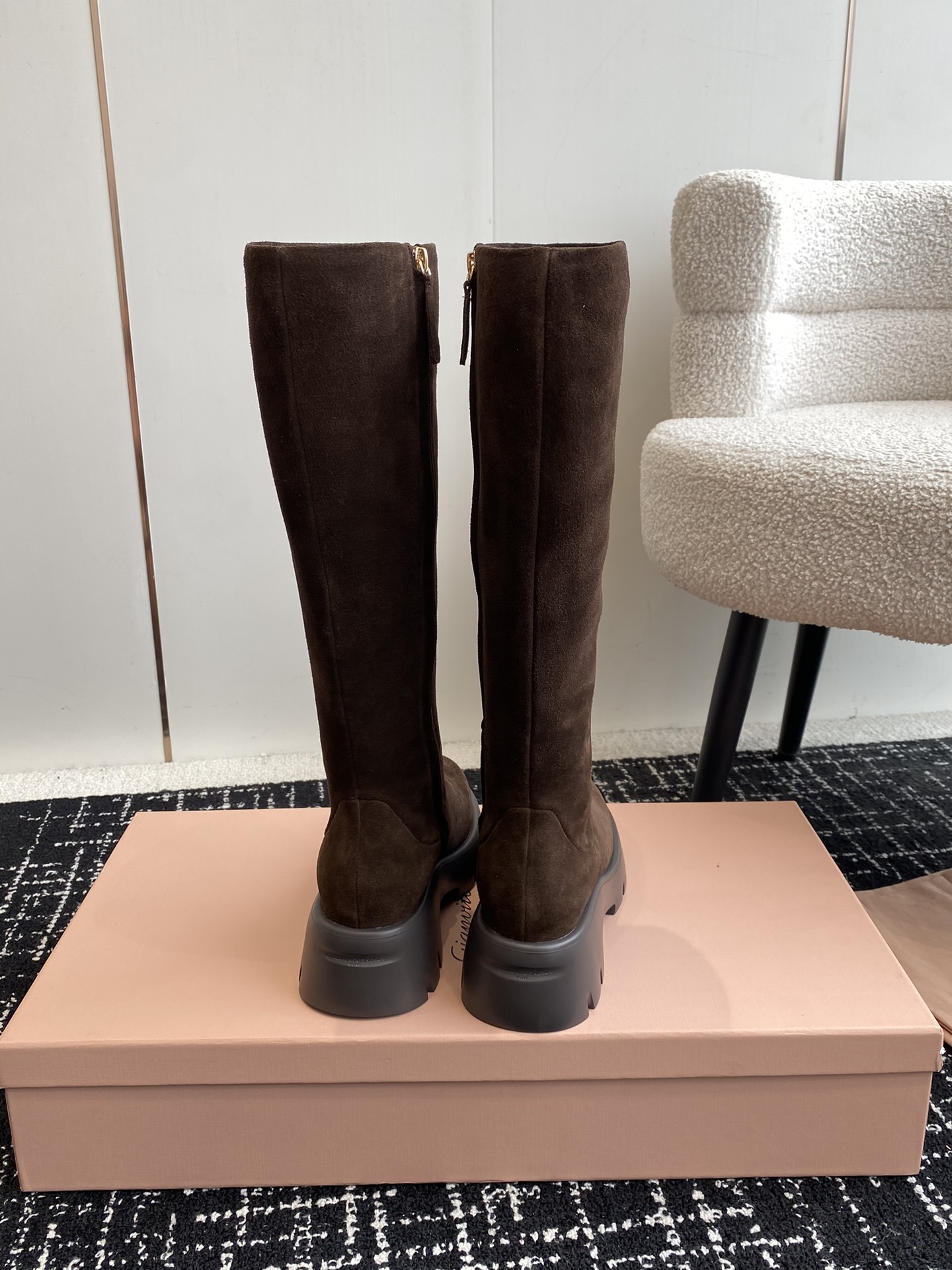 Stylish Gianvito Rosesi Calf Skin Boots for Fall and Winter - 图片 8