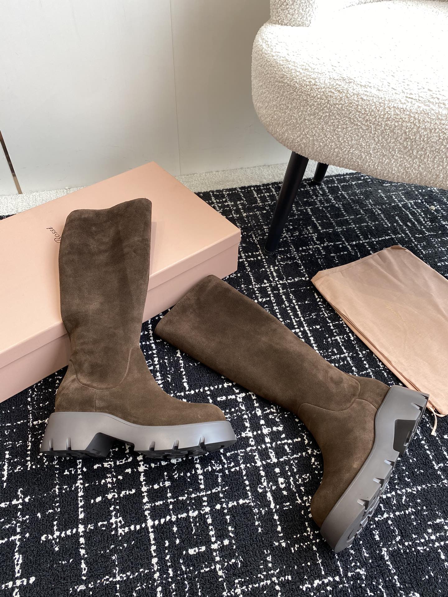 Stylish Gianvito Rosesi Calf Skin Boots for Fall and Winter - 图片 2