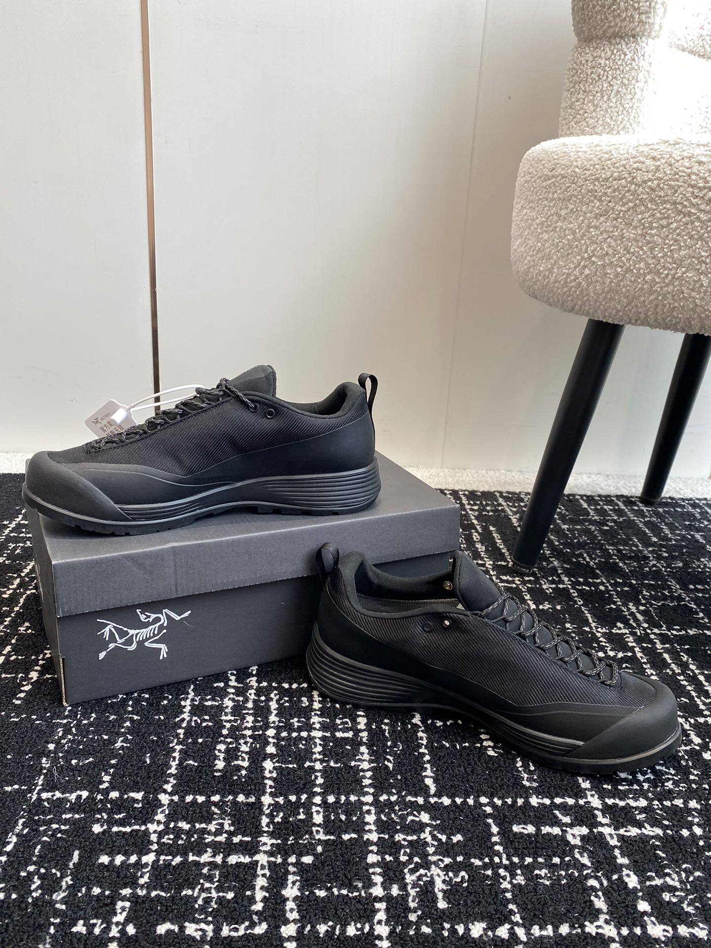 Aeros FL ARCTERYX Shoe: Synthetic Box Packaging, Durable Structure, Ventilated, OrthoLite Pads, Vibram Sole - 图片 4