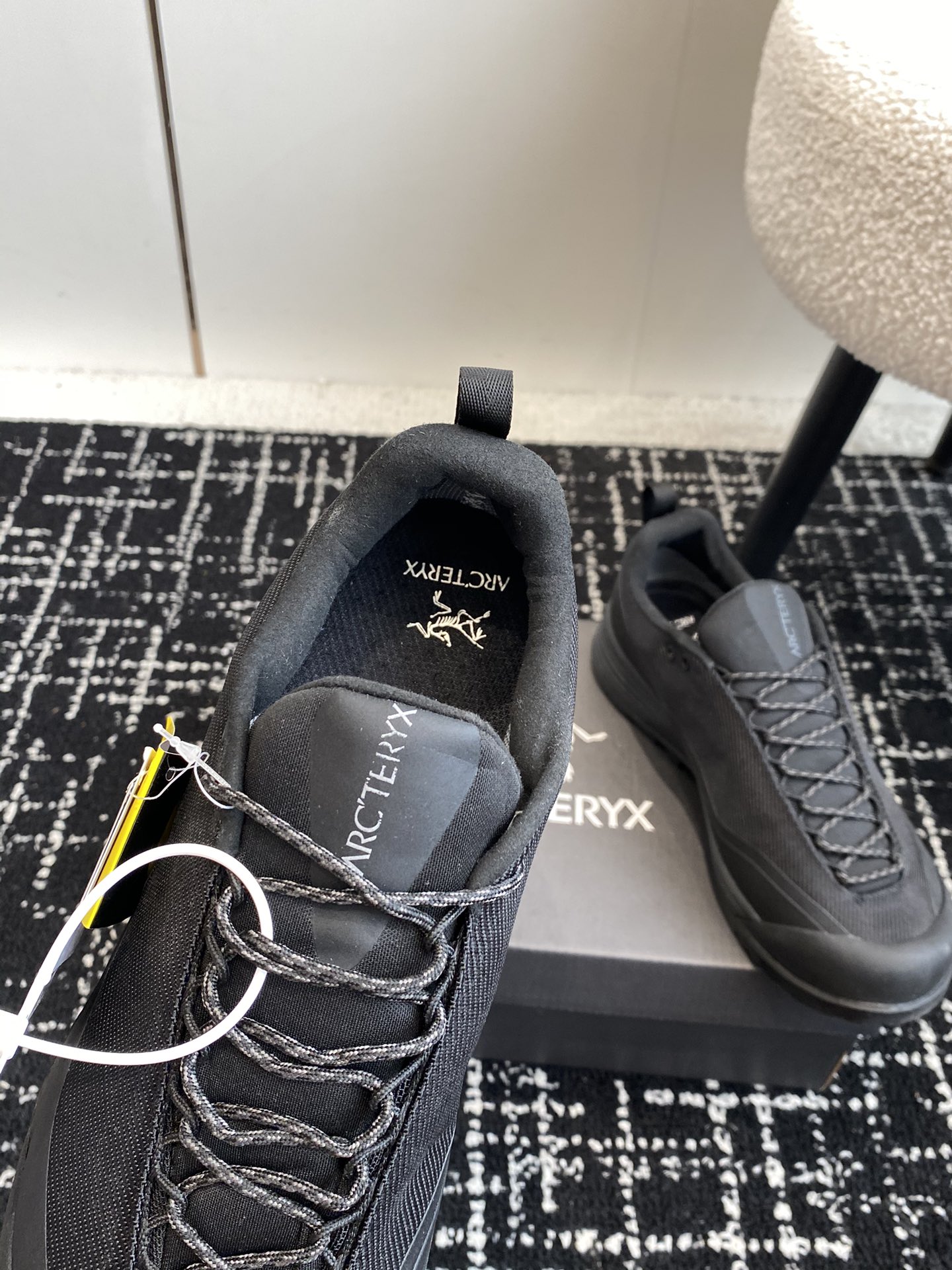 Aeros FL ARCTERYX Shoe: Synthetic Box Packaging, Durable Structure, Ventilated, OrthoLite Pads, Vibram Sole - 图片 7
