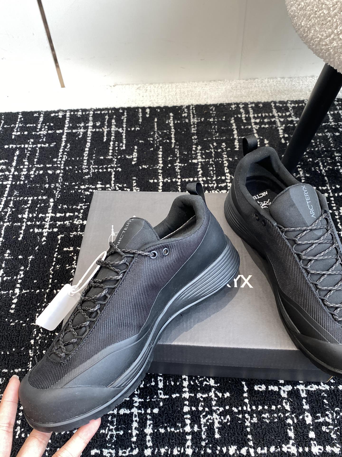 Aeros FL ARCTERYX Shoe: Synthetic Box Packaging, Durable Structure, Ventilated, OrthoLite Pads, Vibram Sole - 图片 6