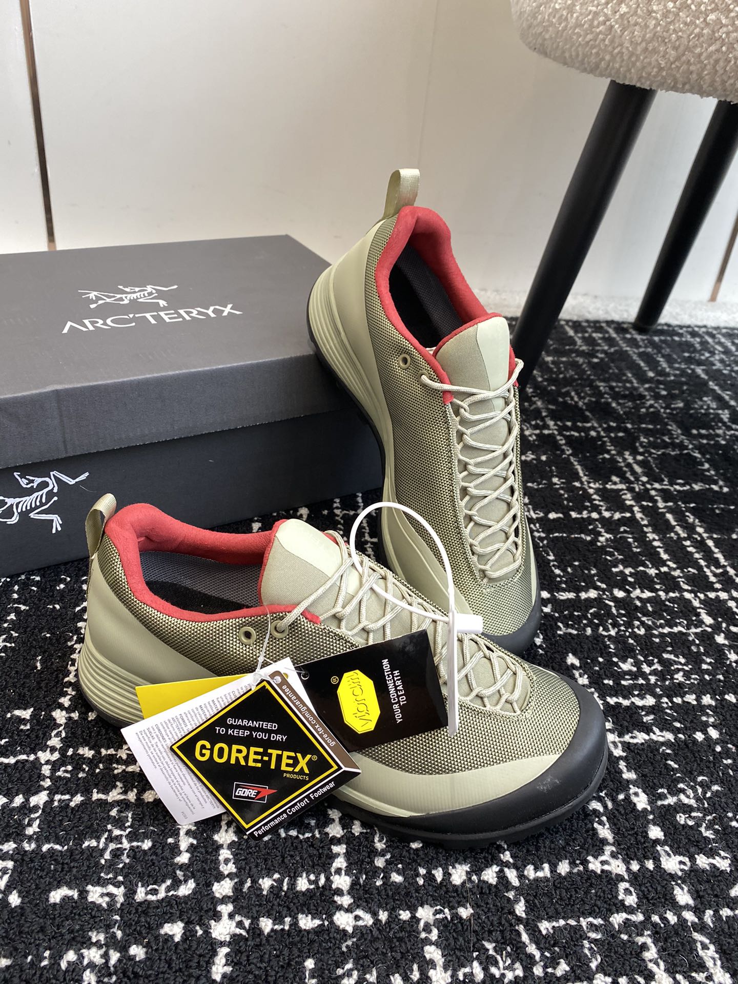 ARCTERYX Aeros FL Shoe: Synthetic Box Packaging, Torn-Proof Net, Vibram Sole. - 图片 3