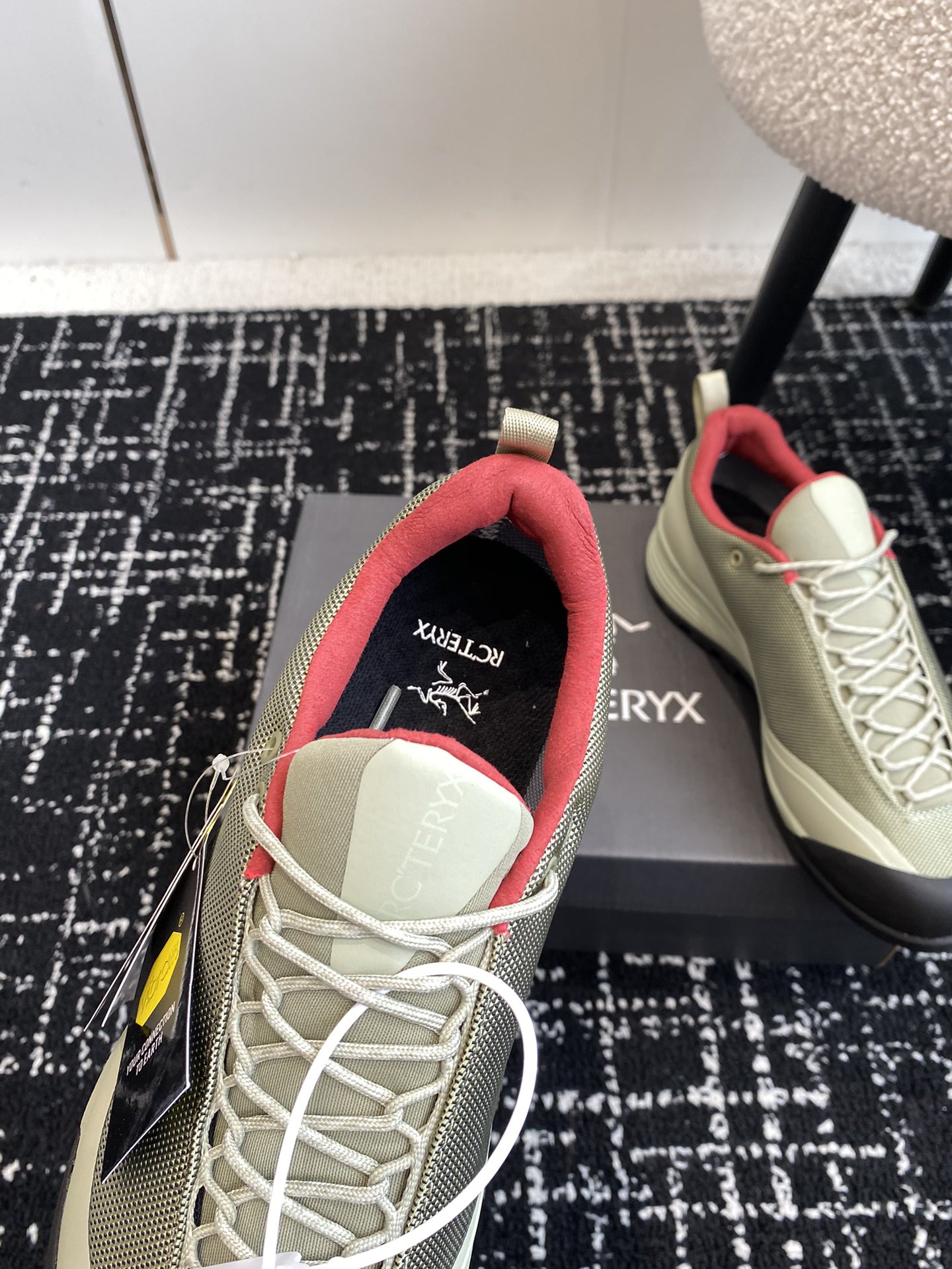 ARCTERYX Aeros FL Shoe: Synthetic Box Packaging, Torn-Proof Net, Vibram Sole. - 图片 7