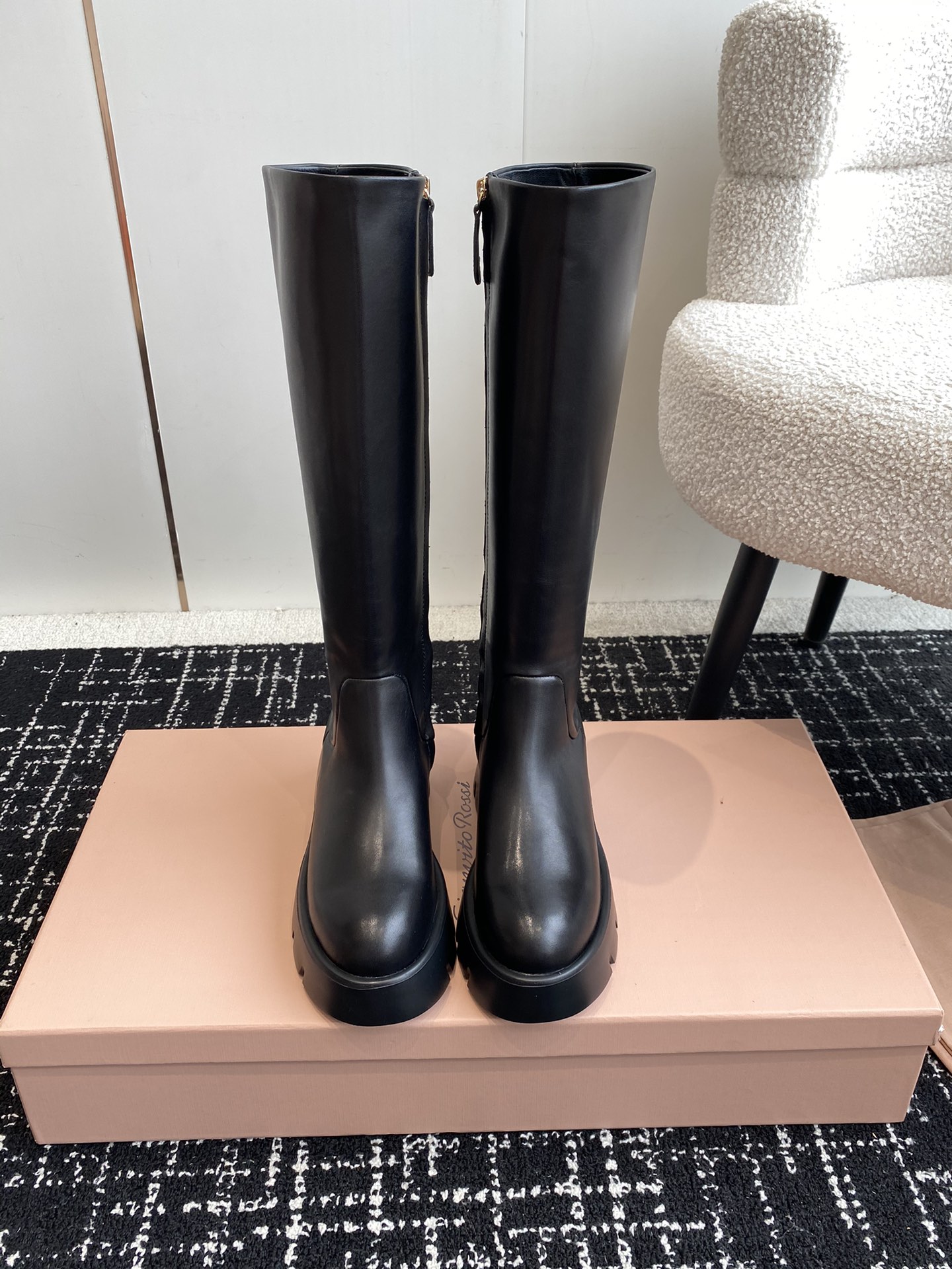 Gianvito Roses Thick Calfskin Boots: Hot Fall/Winter Trend in 2020 - 图片 5