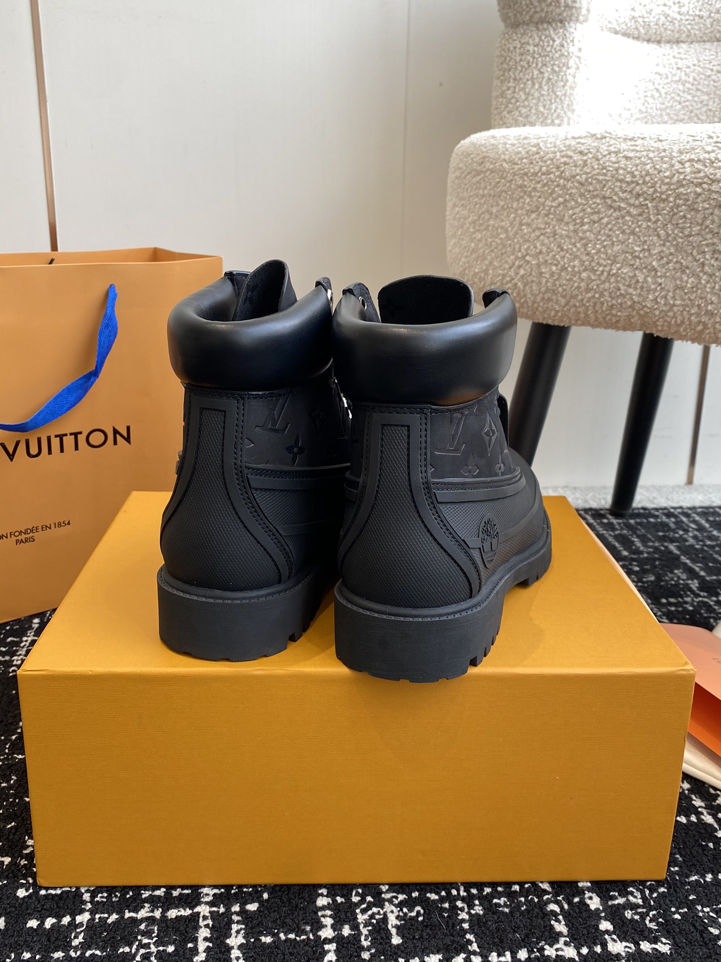 代购级（官网同步✈️盒包装）
LV x Timberland 添柏岚 联名款 老花 压花 大黄靴 及踝靴