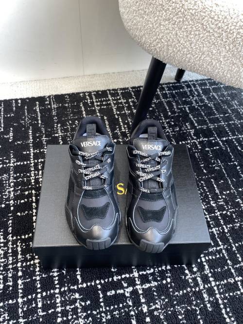 Versace 25SS Unisex Leather Trim Logo Sneakers - Black, Sizes 35-45 1 Versace 25SS Unisex Leather Trim Logo Sneakers - Black, Sizes 35-45