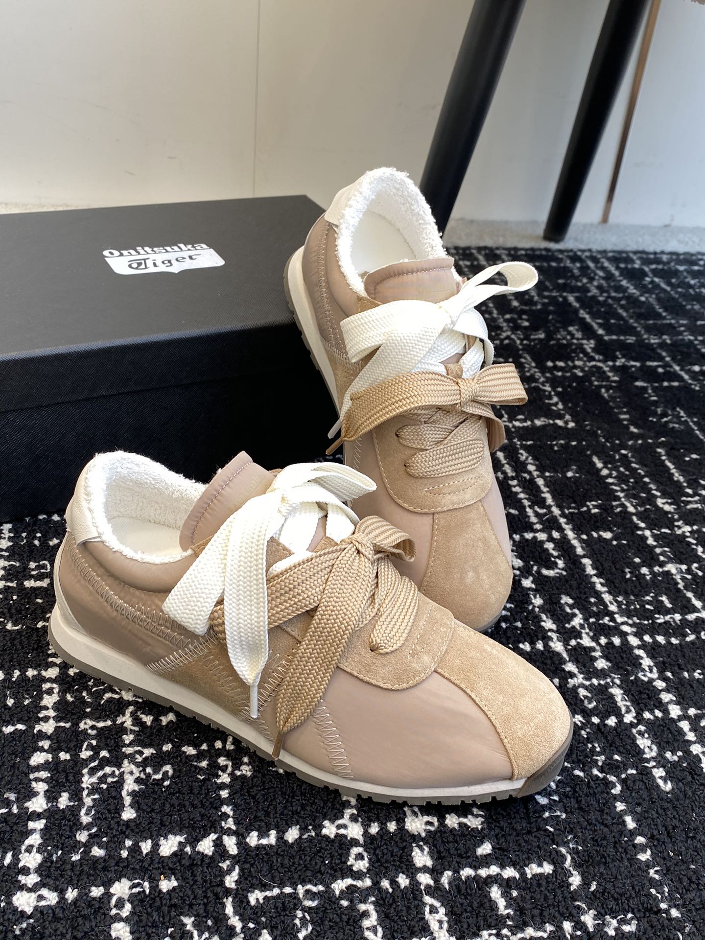 东莞代购级
鬼冢虎Onitsuka A55 时尚休闲复古运动鞋 阿甘鞋

Onitsuka Tiger从