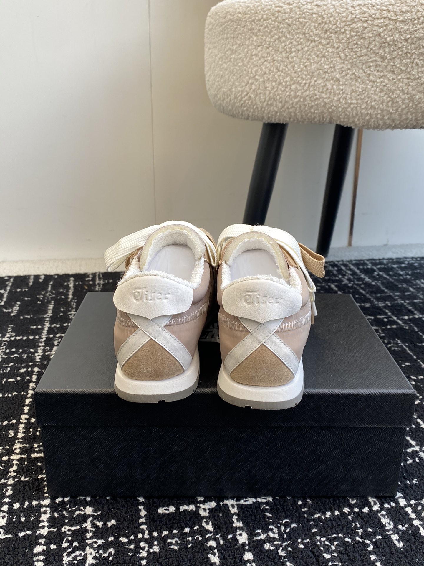 东莞代购级
鬼冢虎Onitsuka A55 时尚休闲复古运动鞋 阿甘鞋

Onitsuka Tiger从