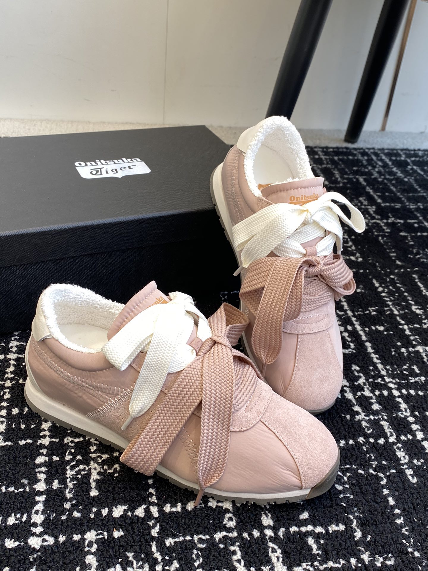 东莞代购级
鬼冢虎Onitsuka A55 时尚休闲复古运动鞋 阿甘鞋

Onitsuka Tiger从