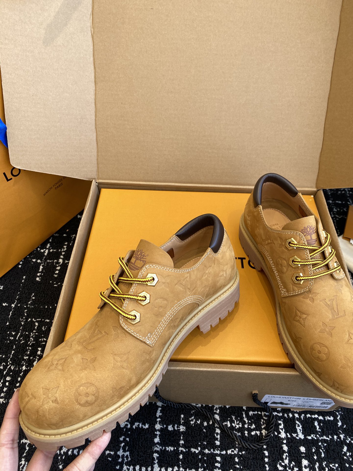 代购级
LV x Timberland 添柏岚 联名款 低帮压花 男款乐福鞋

LV x Timberl