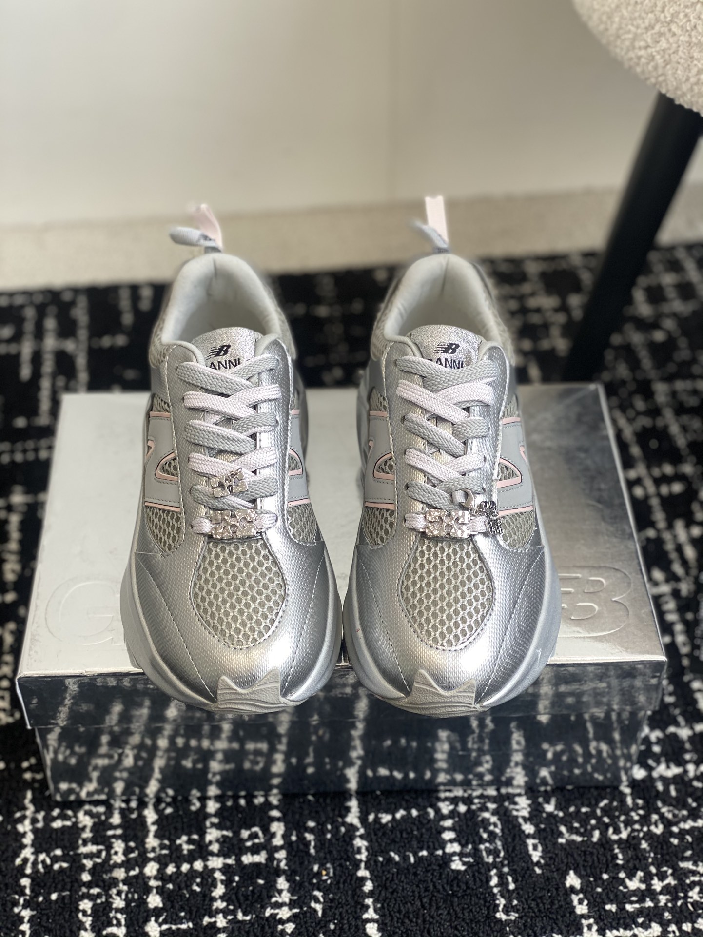 广州代购级（⚠️非莆田版本）
纽巴伦新百伦 NB 991V2 New Balance x联名 Ganni