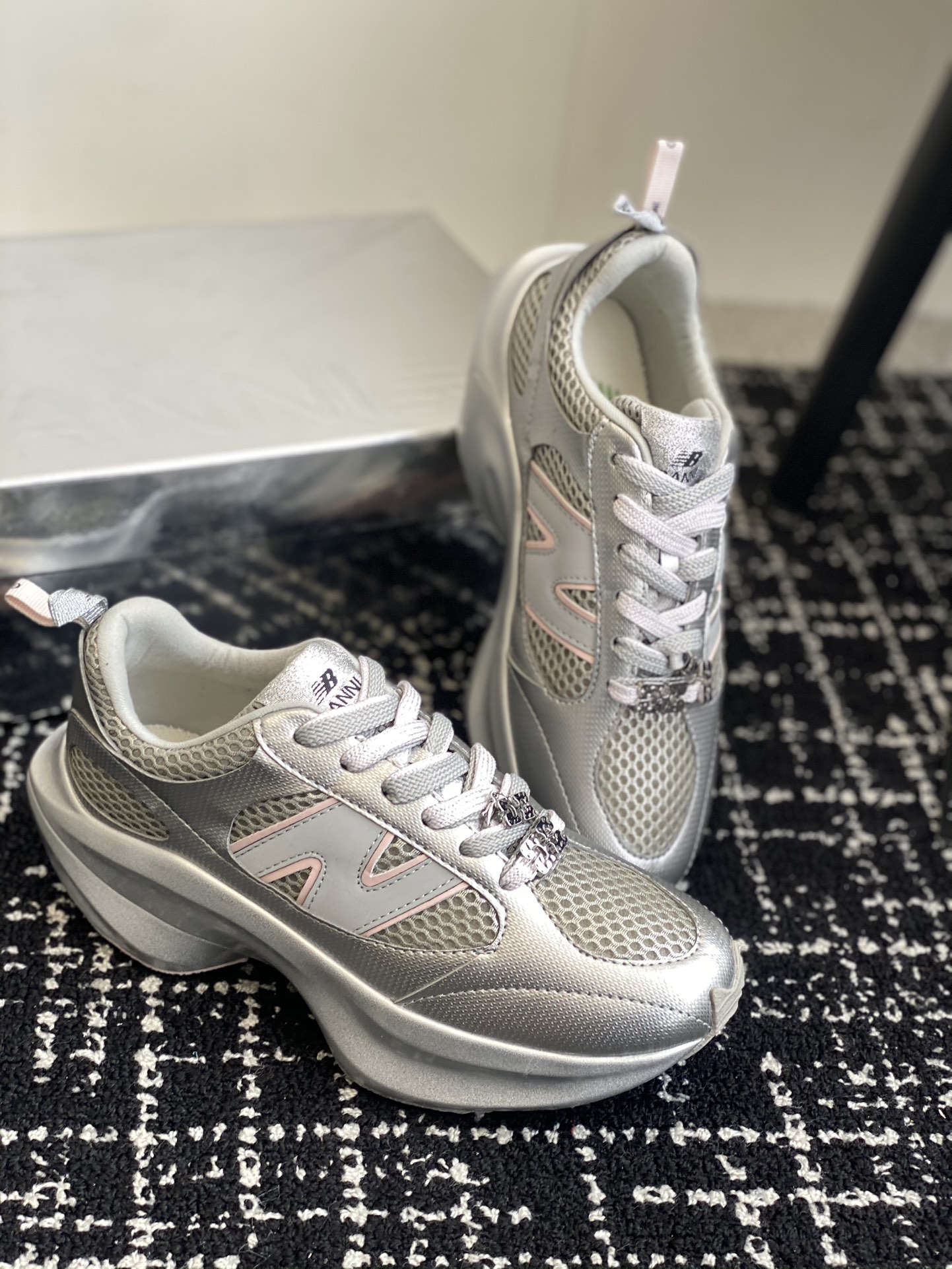 广州代购级（⚠️非莆田版本）
纽巴伦新百伦 NB 991V2 New Balance x联名 Ganni