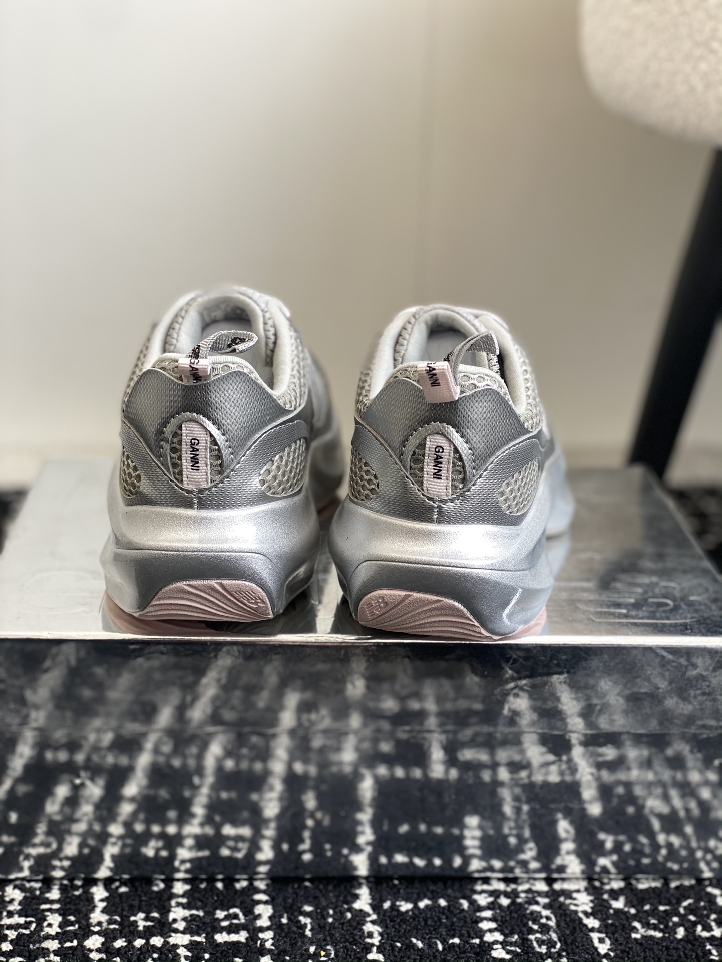 广州代购级（⚠️非莆田版本）
纽巴伦新百伦 NB 991V2 New Balance x联名 Ganni