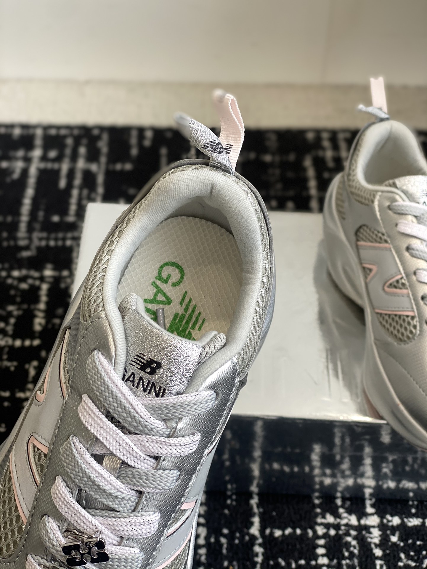 广州代购级（⚠️非莆田版本）
纽巴伦新百伦 NB 991V2 New Balance x联名 Ganni