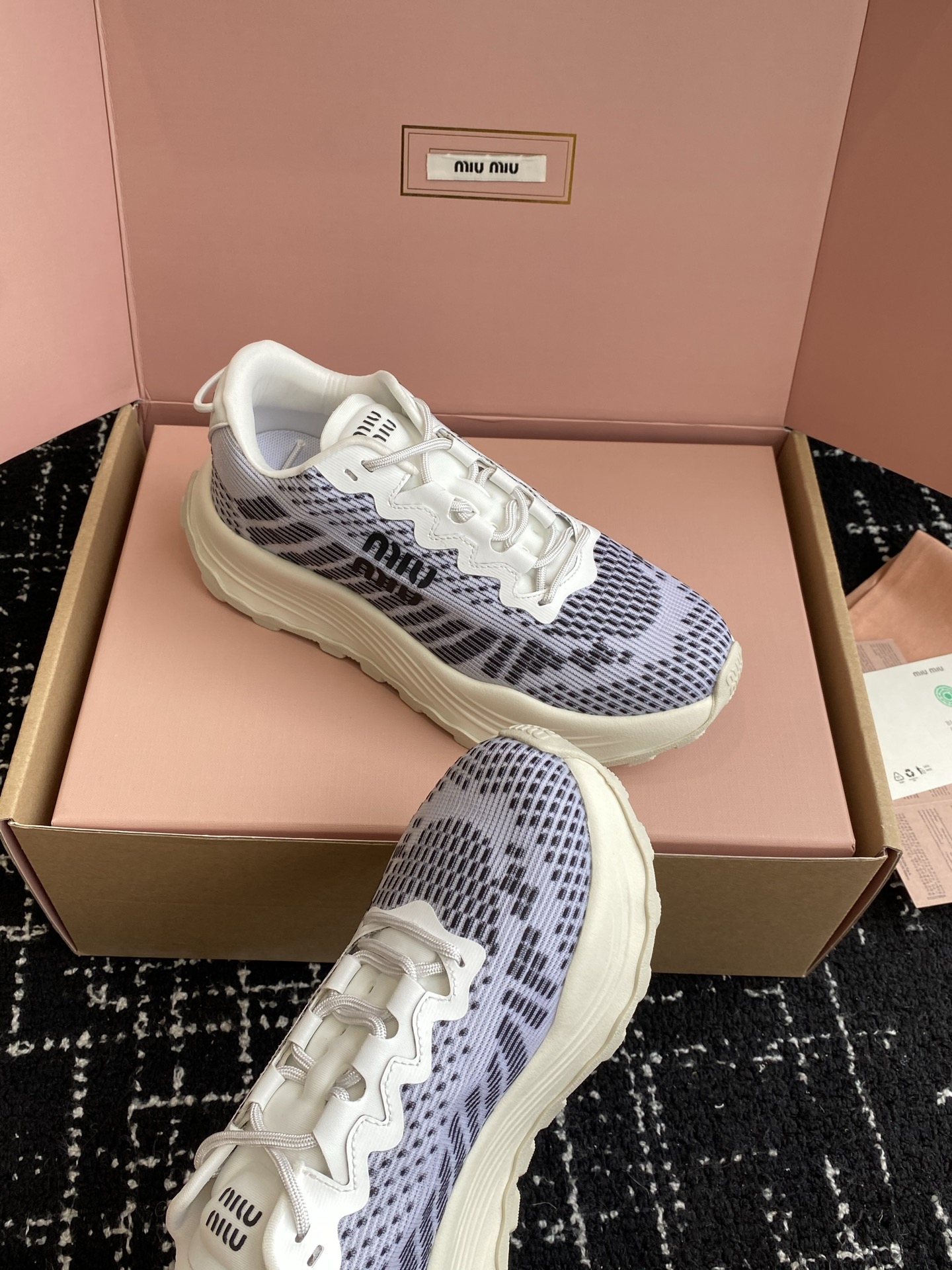 代购级（⚠️官网同步✈️盒包装）
Miu Miu 缪缪25ss 最新款美式 情侣款 老爹鞋 运动鞋 

