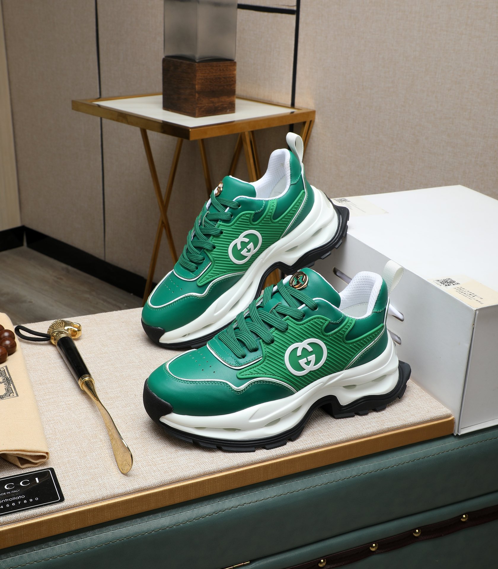 Gucci Men's Green Leather Chunky Sneakers Designer Fashionable Shoes 5 i1710177456 8050 1