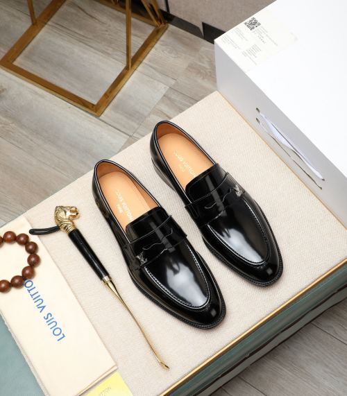 Louis Vuitton Men's Black Leather Loafers - Classic Style & Comfort 20 Louis Vuitton Men's Black Leather Loafers - Classic Style & Comfort