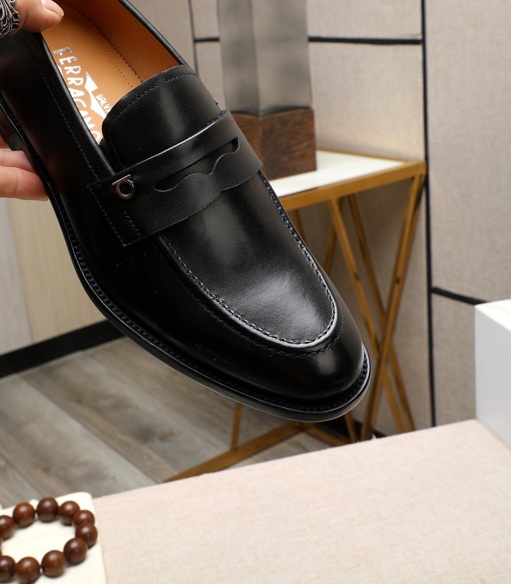 Salvatore Ferragamo Men's Black Leather Loafers - Classic Style & Comfort 8 i1710920956 2769 2