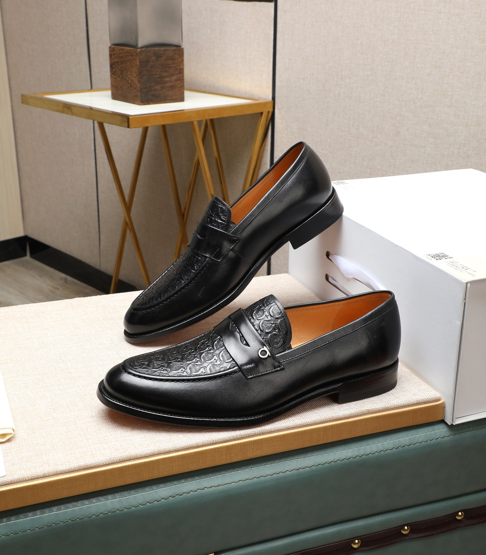 Salvatore Ferragamo Men's Leather Loafers - Business Casual Dress Shoes 4 i1710921246 1957 8