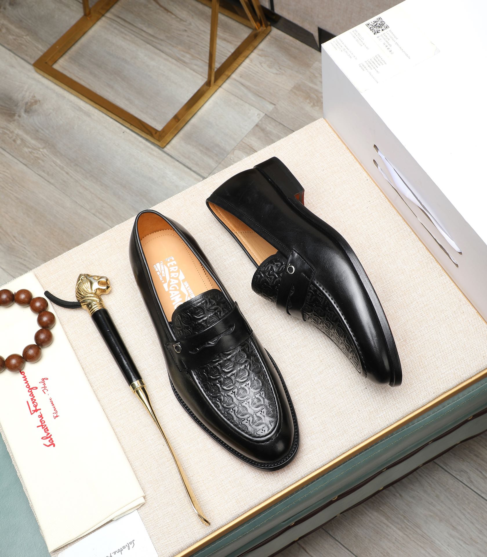 Salvatore Ferragamo Men's Leather Loafers - Business Casual Dress Shoes 3 i1710921246 7026 1