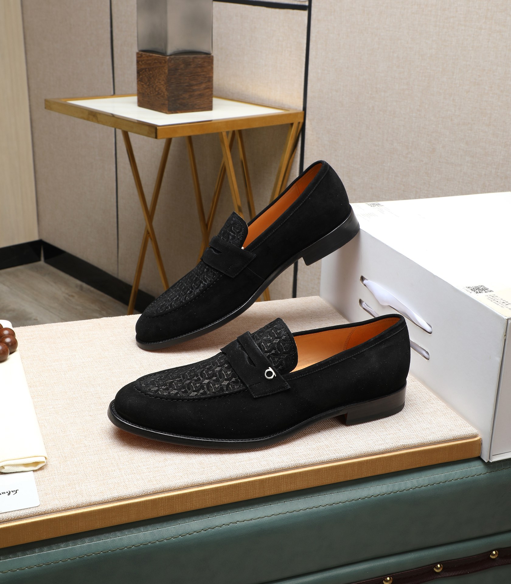 Salvatore Ferragamo Men's Black Leather Loafers - Premium Quality & Comfort 4 i1710921453 7230 7