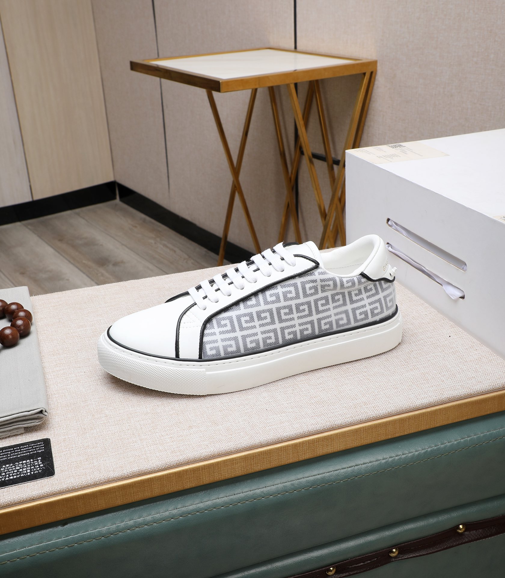 Givenchy Casual Sneakers White Leather for Men, Comfortable and Stylish 7 i1732862418 3113 3