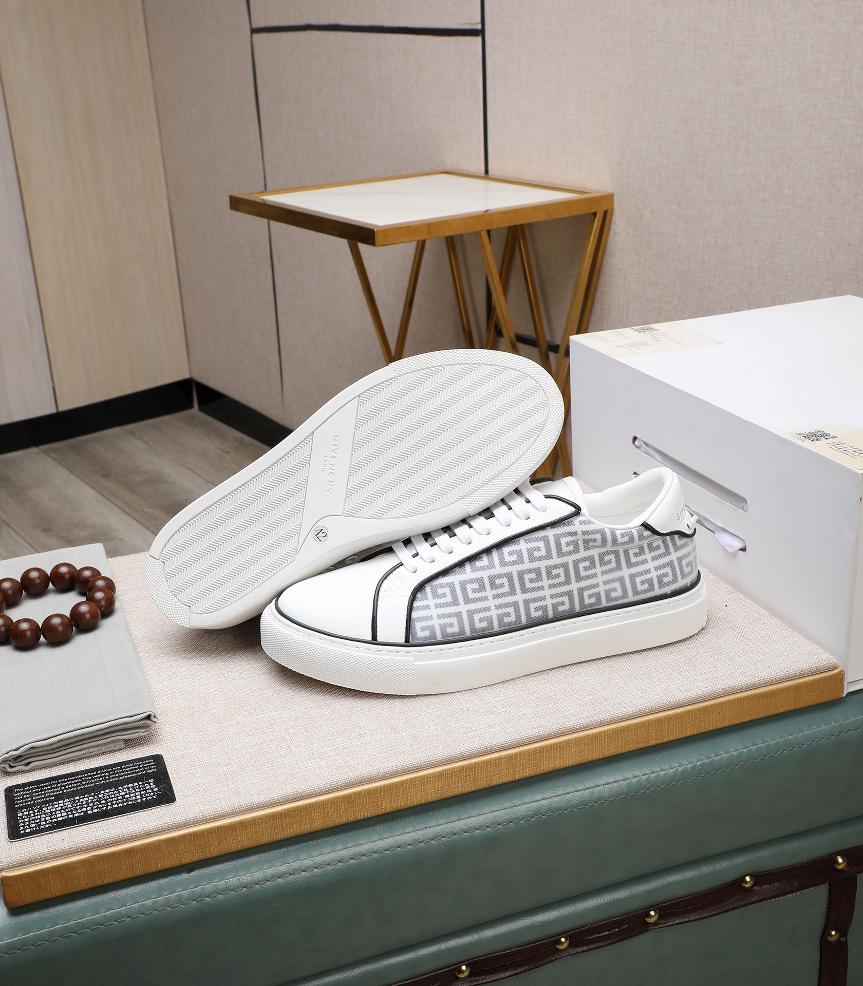 Givenchy Casual Sneakers White Leather for Men, Comfortable and Stylish 5 i1732862418 4040 8