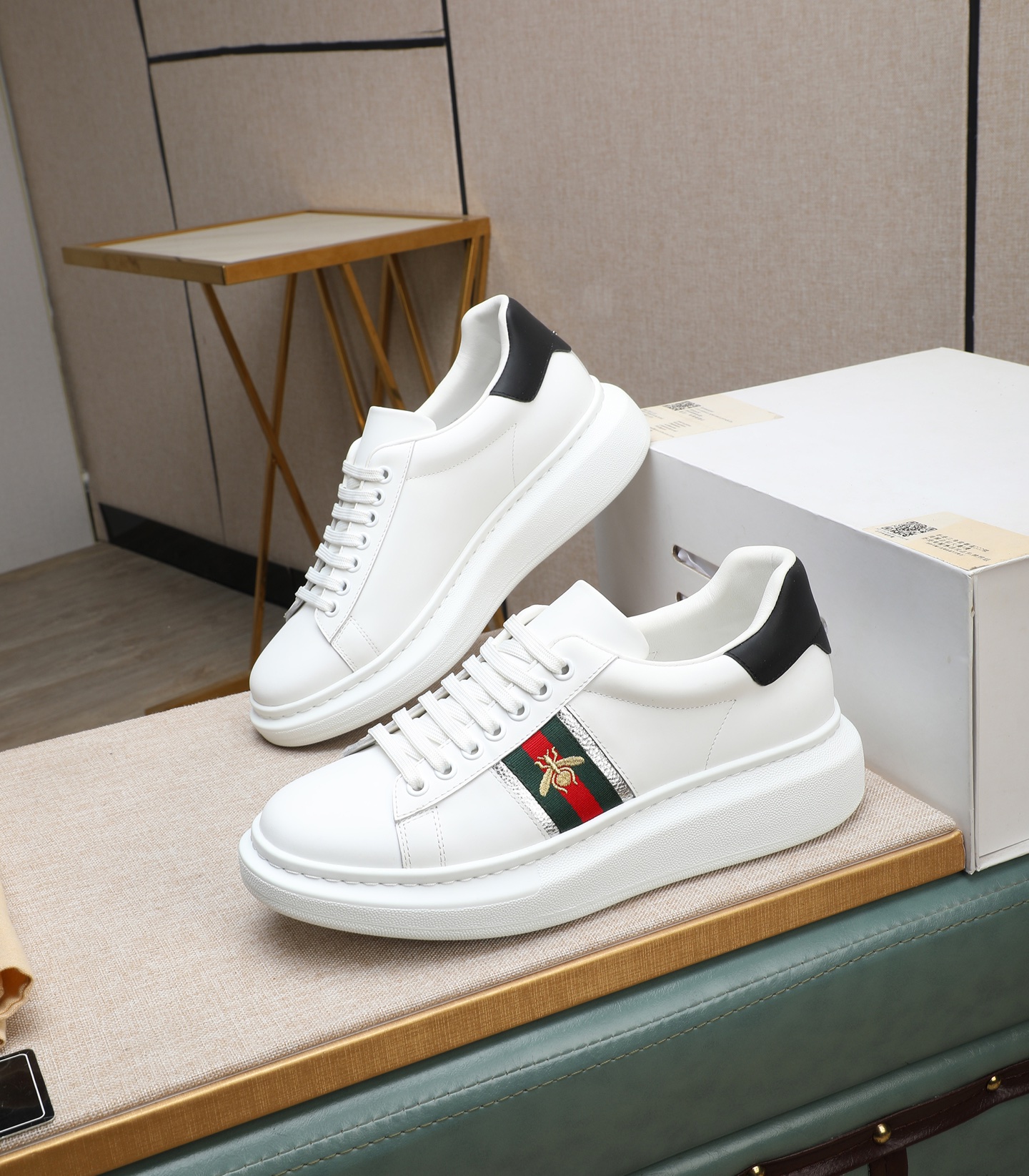 NO:271684,Original (water dyed cow li) Gucci GUCCI official website casual shoes Italian imported cow leather top imported cow leather inner fine handmade Original bottom, real objects are better looking at the actual shooting standard code number 38-44, gucci,gucci,cowhide19860909原版 (水染牛里) 古驰GUCCI 官网休闲鞋 意大利進口牛皮顶级进口水染牛皮内里精细手工制作 原版底,实物拍摄實物更好看 标准码数38-44码,,gucci,gucci,cowhide,Men's shoes